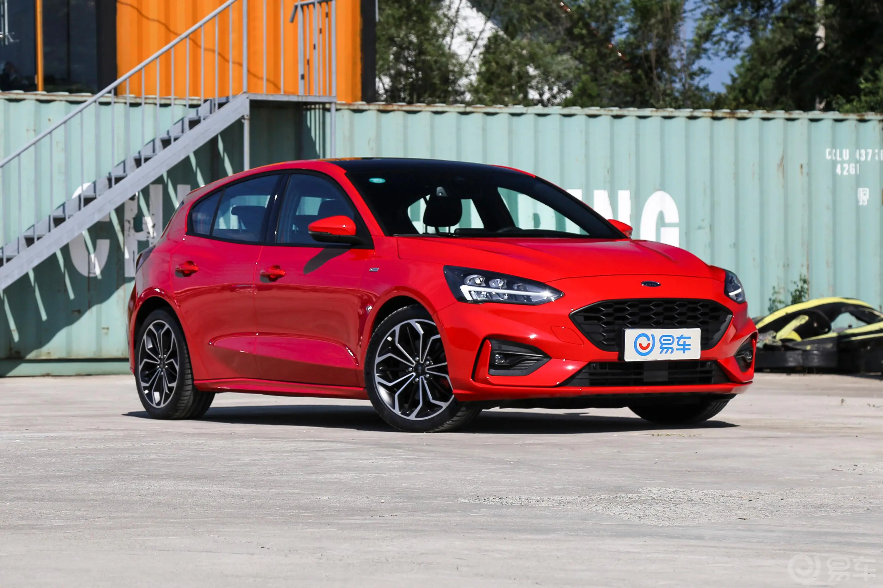 福克斯两厢 EcoBoost180 手自一体 ST Line 国VI侧前45度车头向右水平