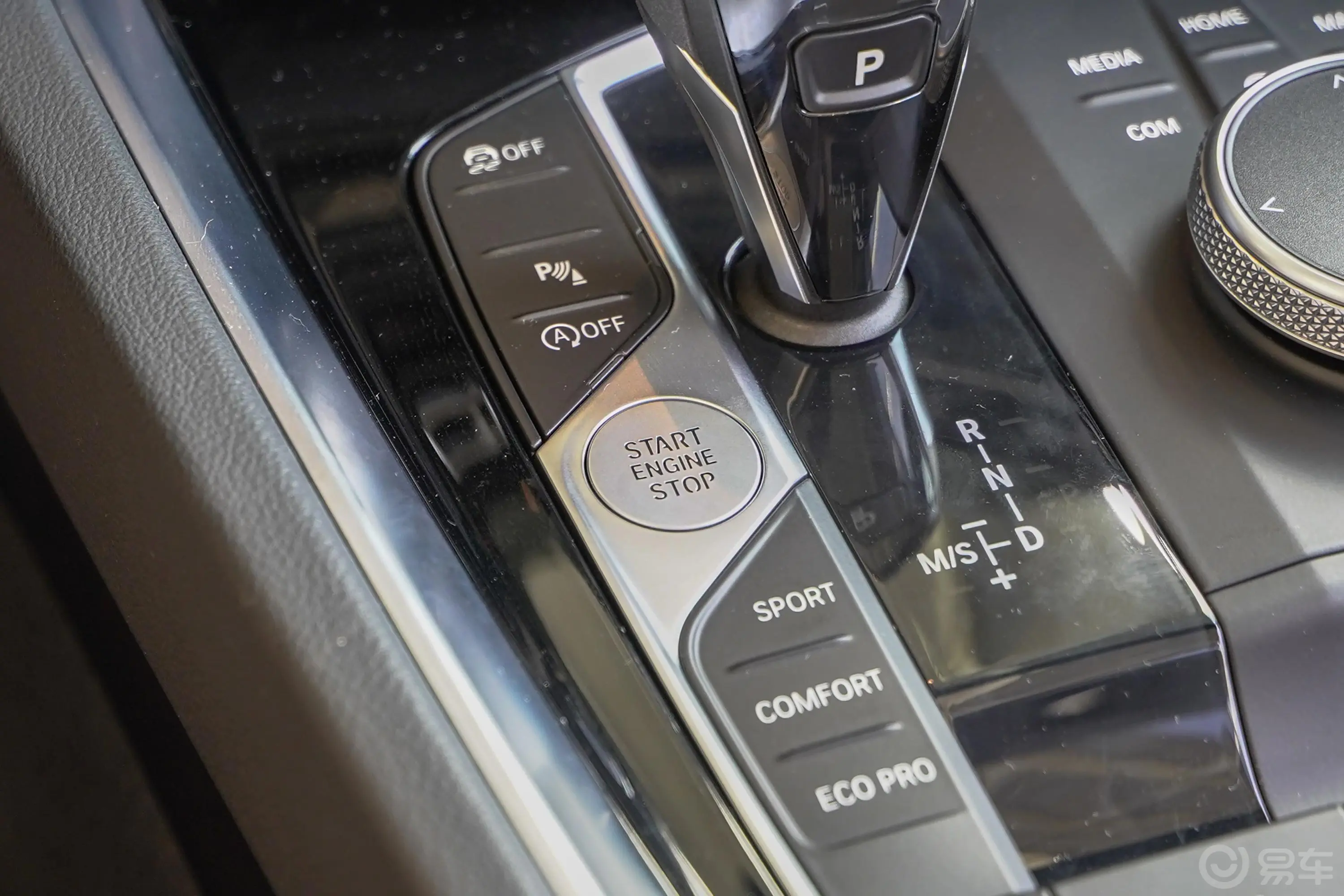 宝马Z4sDrive 25i M运动套装钥匙孔或一键启动按键