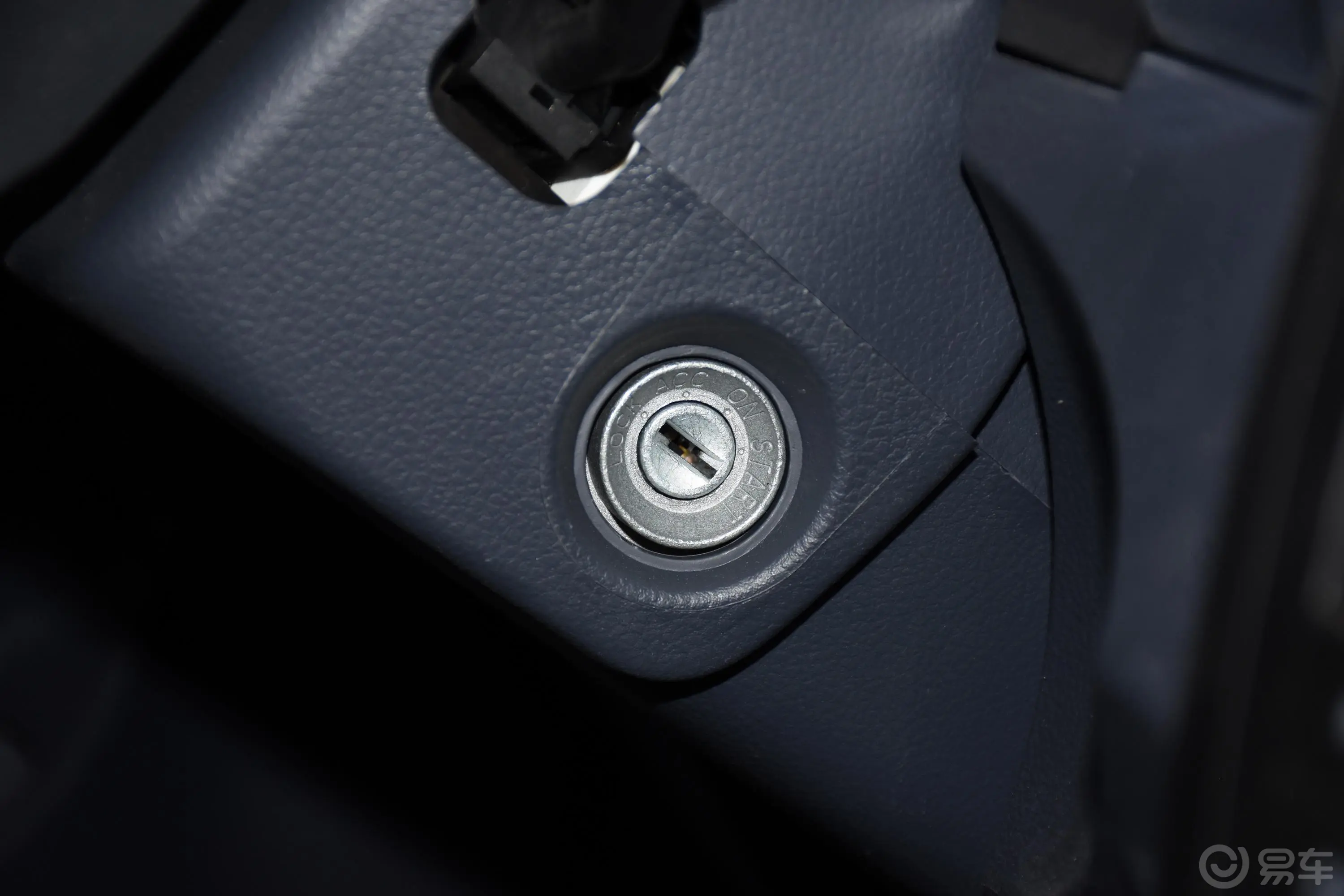 金杯小海狮X301.5L 手动 厢货舒适版 国V CNG钥匙孔或一键启动按键