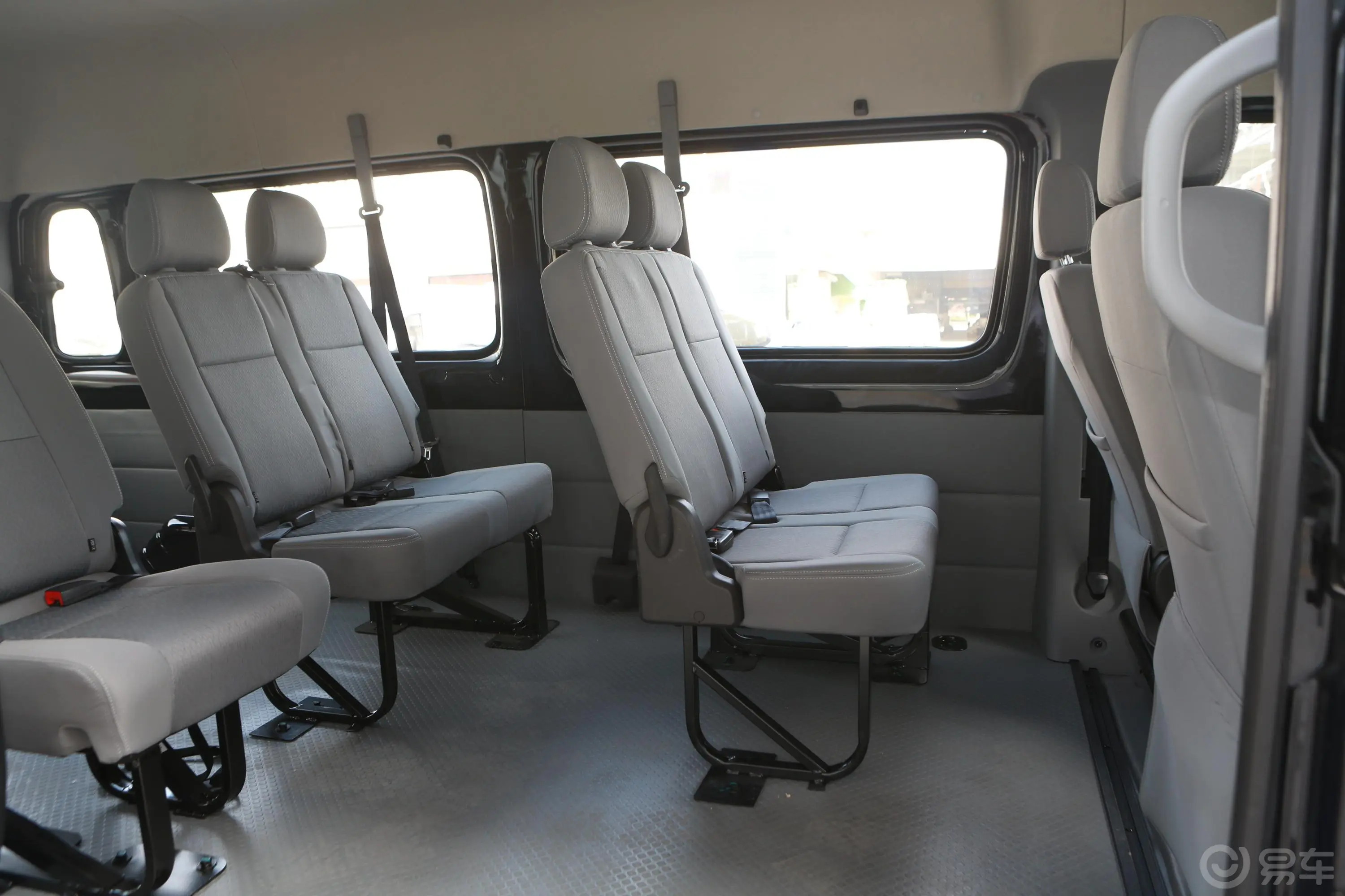 图雅诺E 2.5T 手动 7座 长轴后排座椅