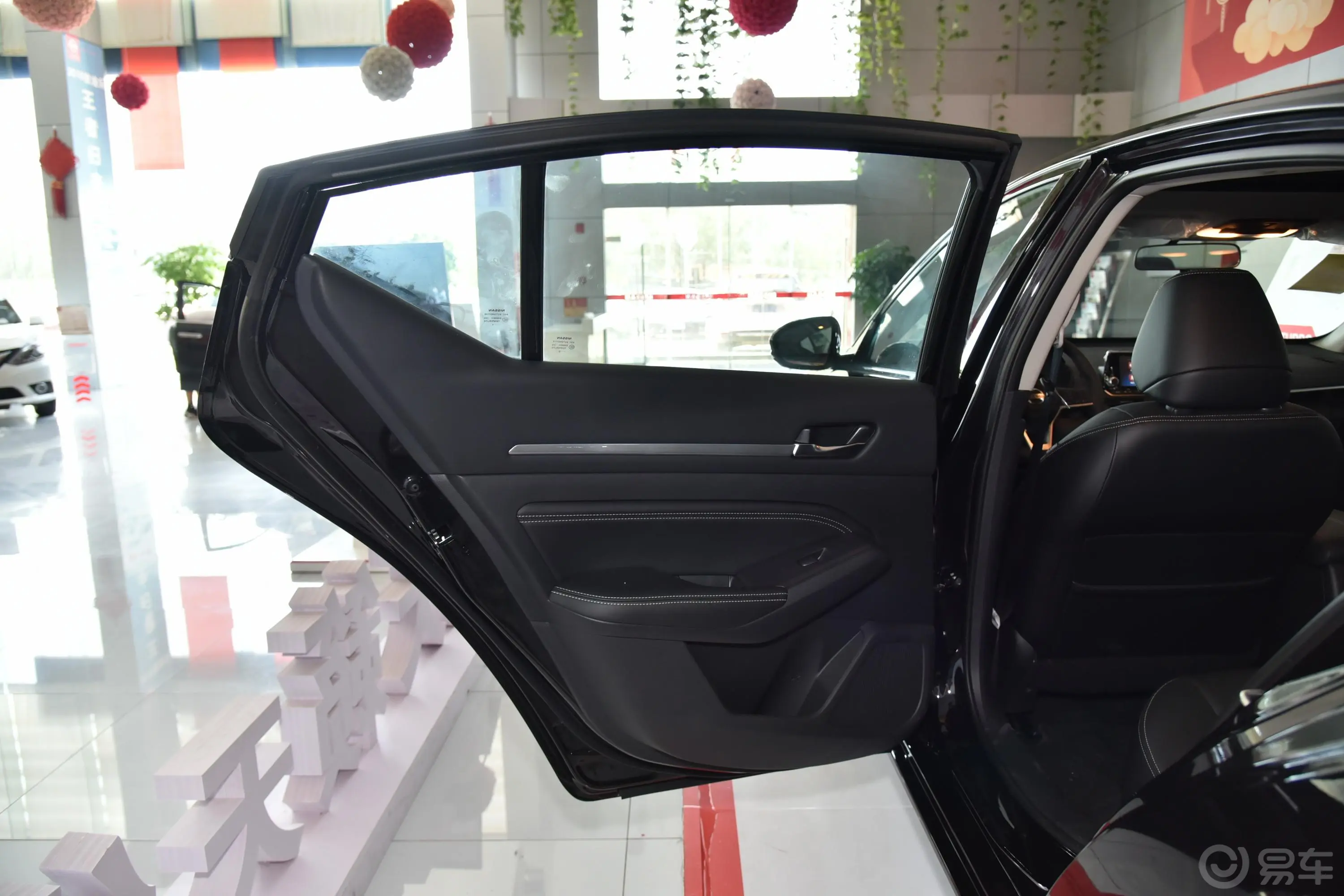 天籁2.0T XL 智领版驾驶员侧后车门