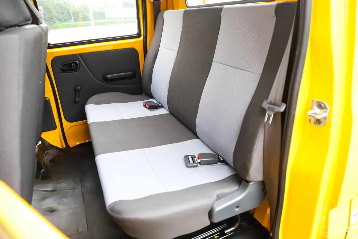 长安星卡1.2L 双排 货车标准版后排座椅