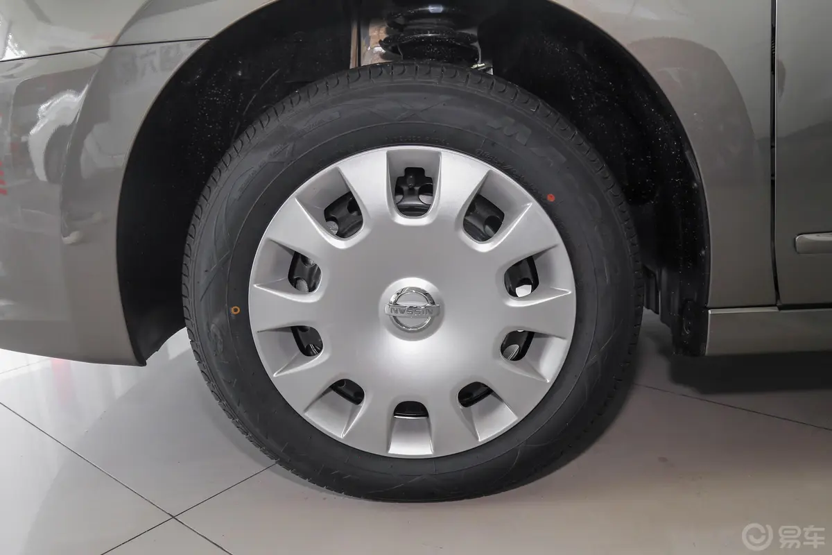 轩逸经典 1.6XE CVT 舒适版 国V前轮毂造型