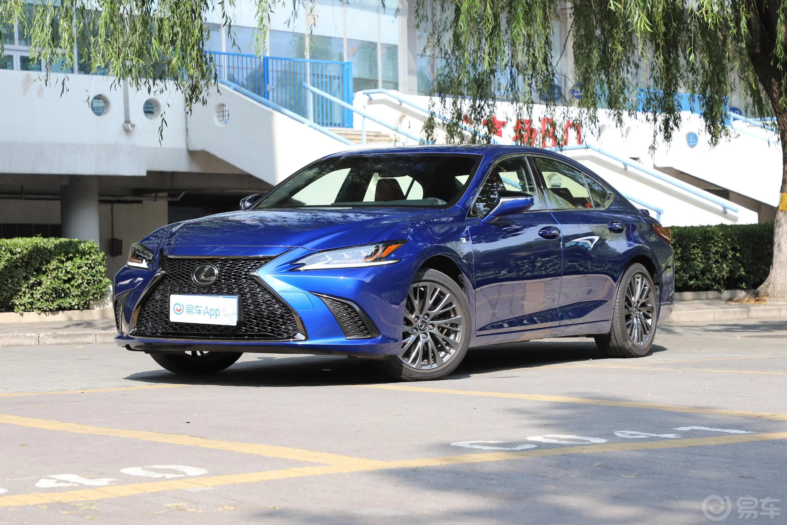 雷克萨斯ES260 F SPORT 国V外观