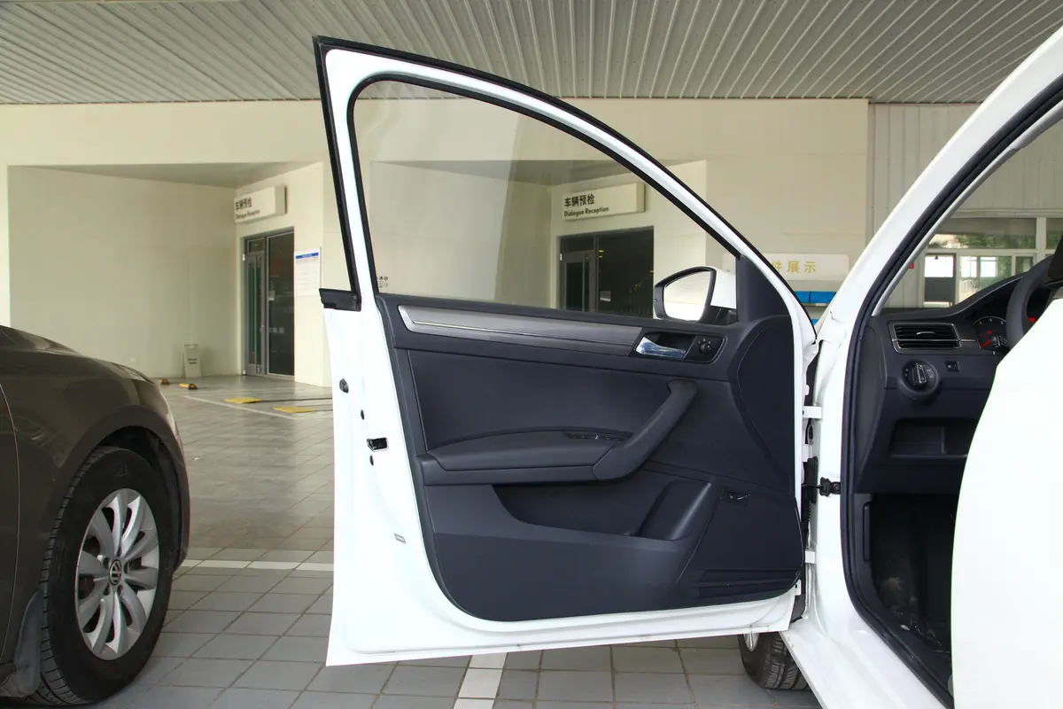 桑塔纳1.5L 手动 舒适版 国VI驾驶员侧前车门