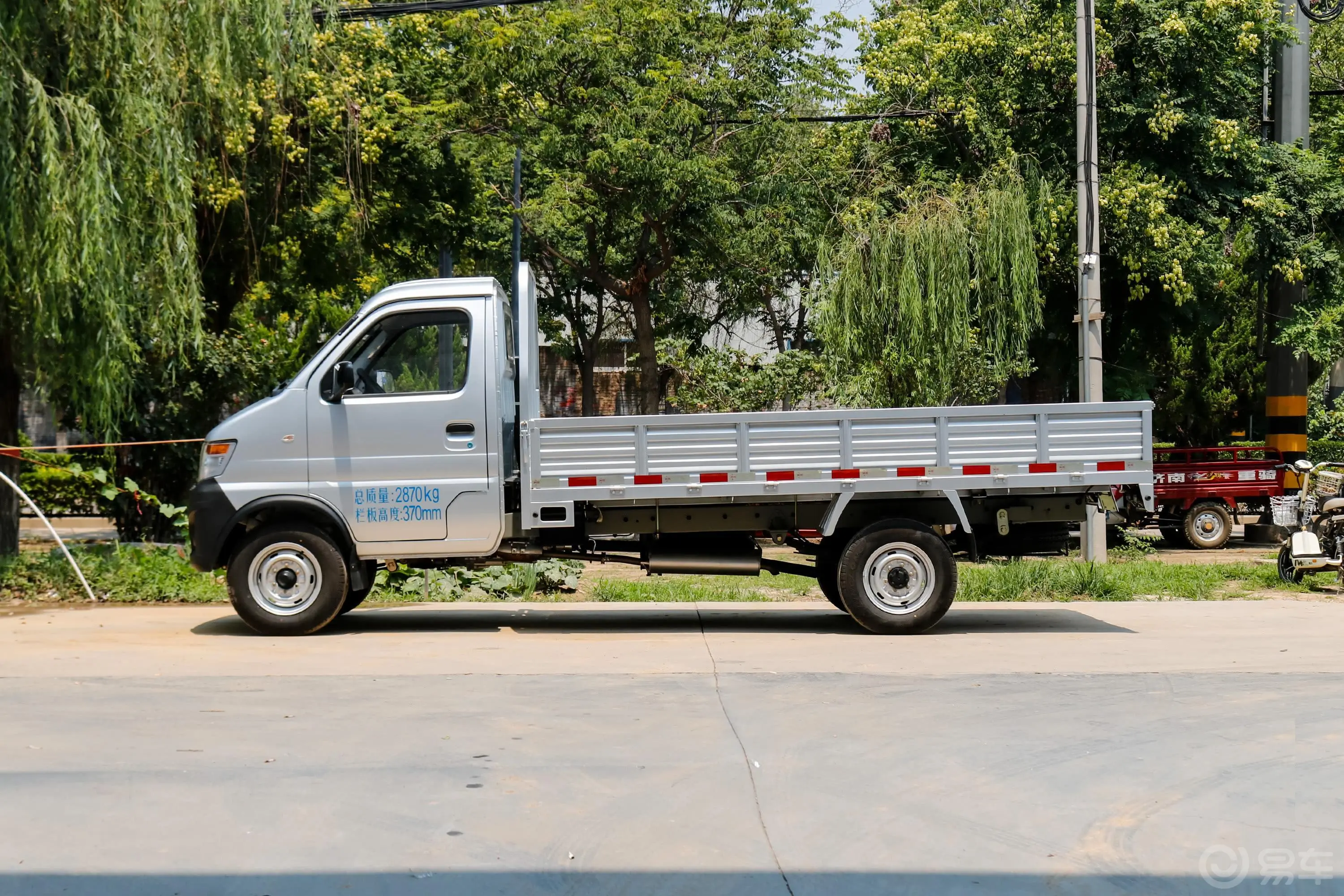 神骐T20T20L 载货车单排 1.5L 手动 舒适版 3.6米货箱正侧车头向左水平