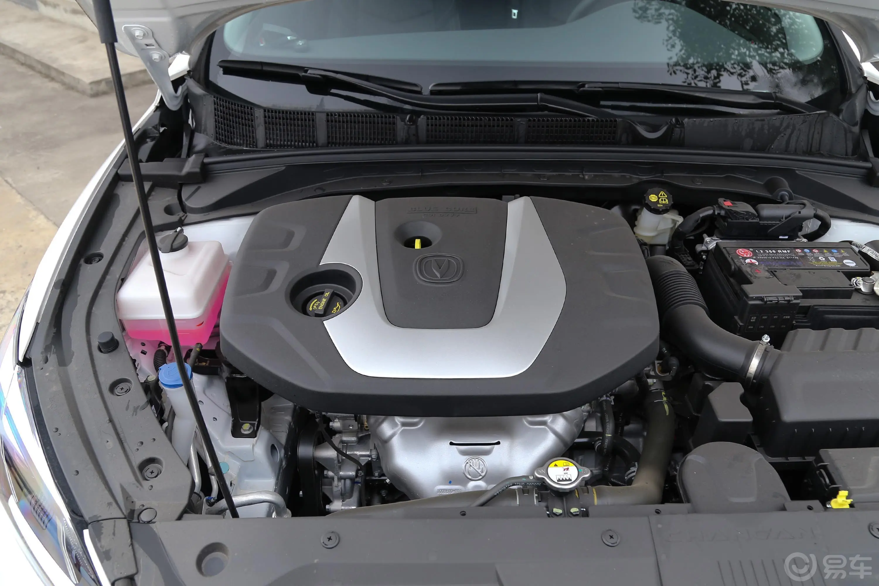 逸动XT1.6L GDI 手动 风潮型 国VI外观