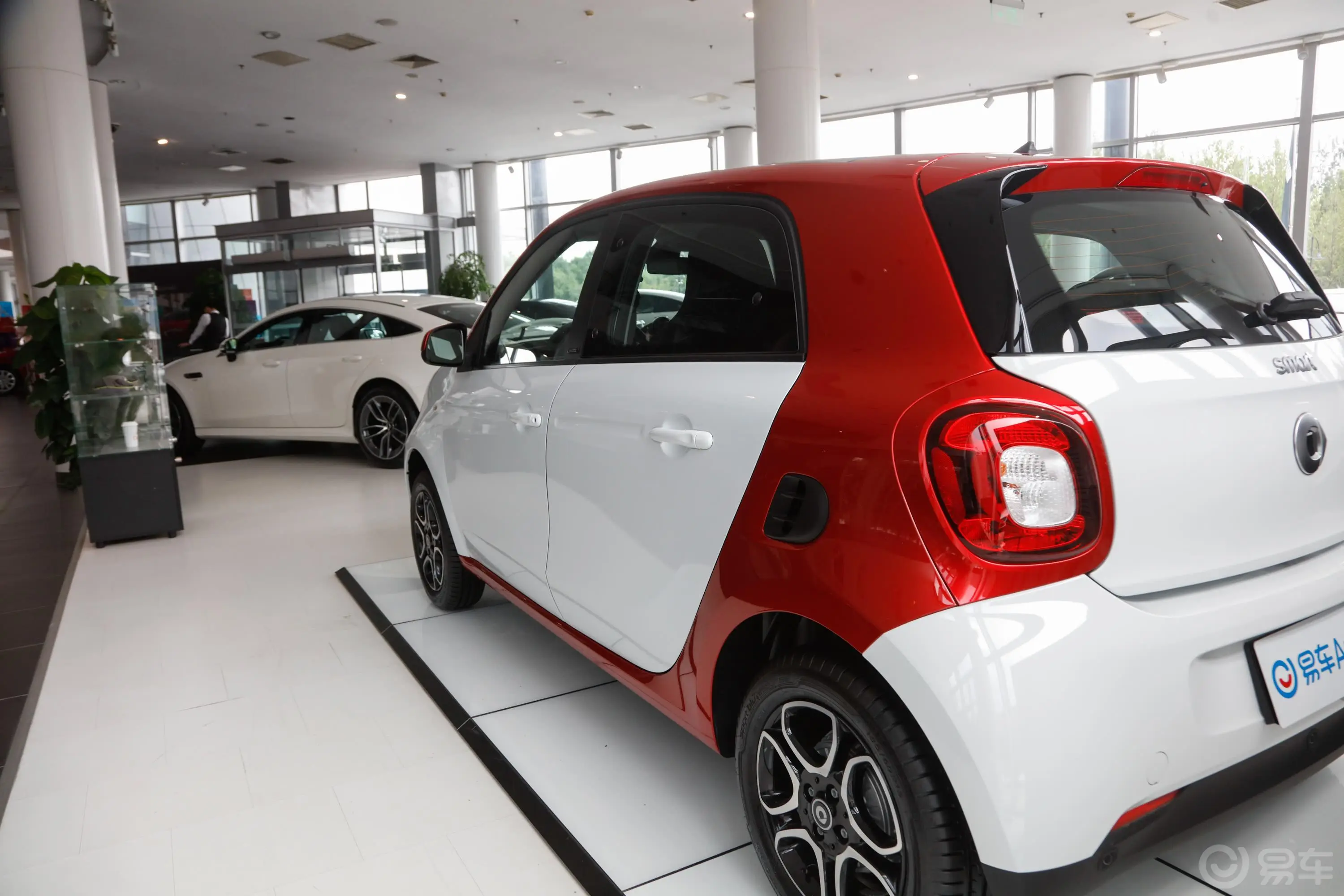 smart forfour1.0L 52千瓦激情版外观