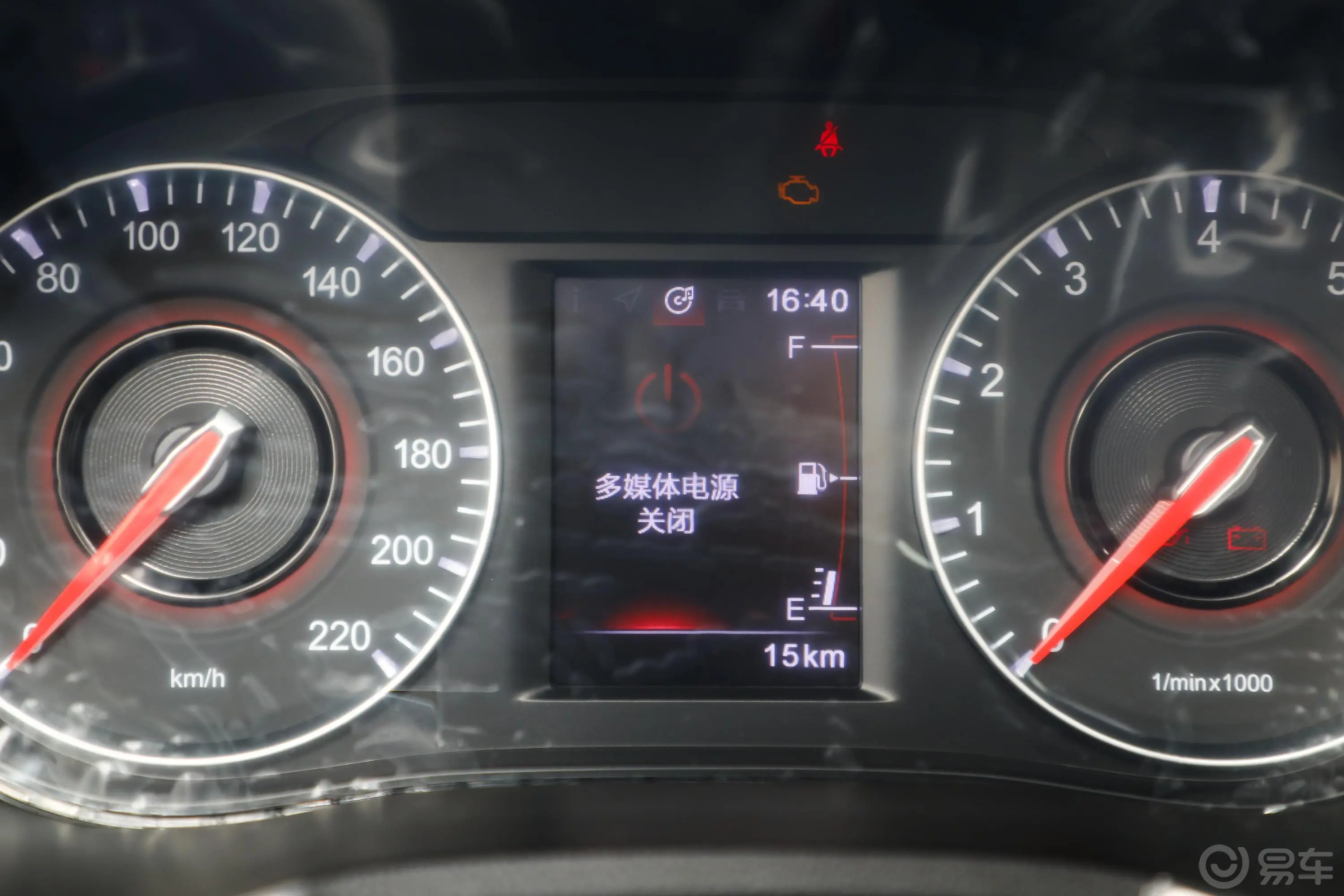 中华V31.6L 手动 经典型内饰