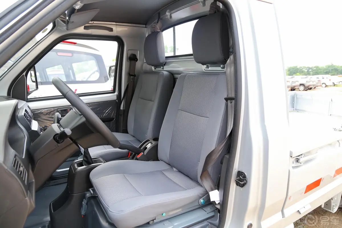 五菱荣光小卡1.5L 手动 基本型单排 国VI驾驶员座椅