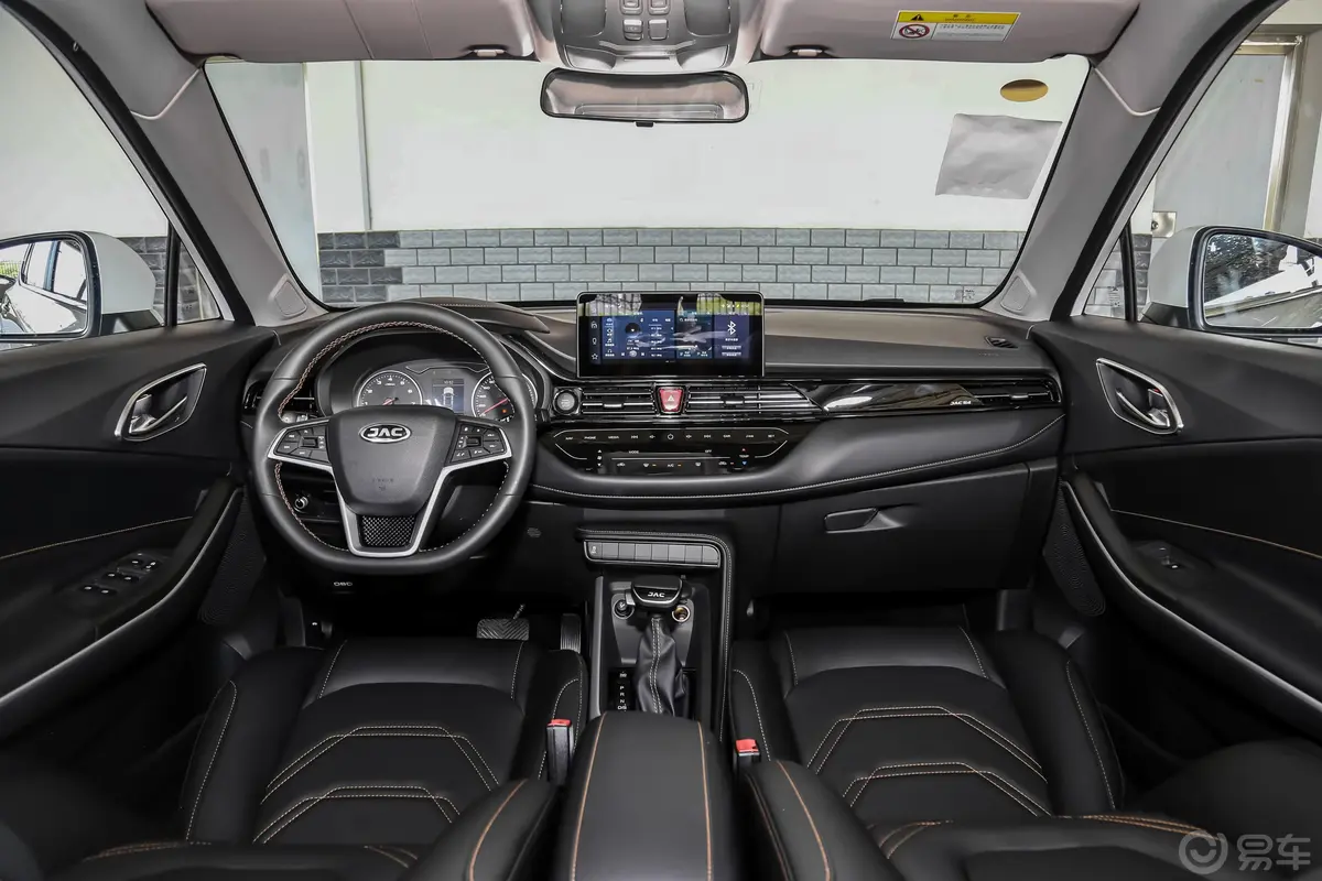 瑞风S41.5T CVT 梦想II型内饰全景正拍