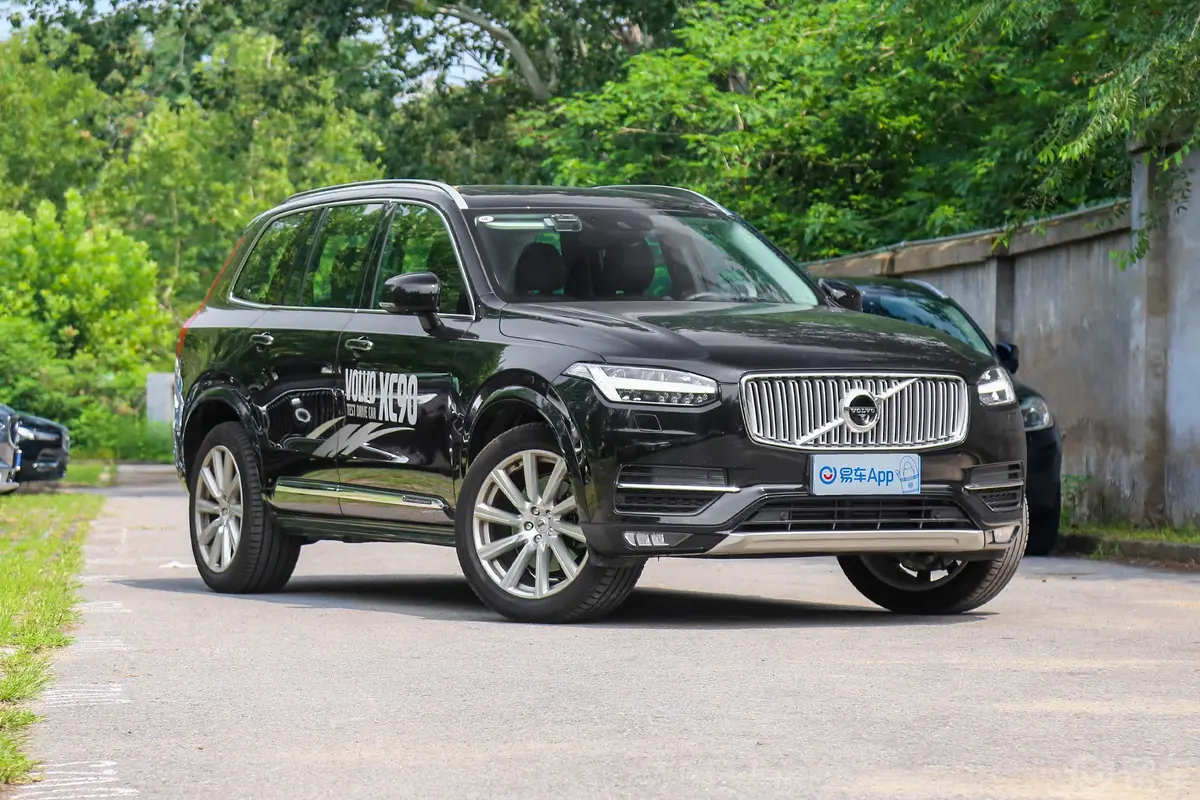 沃尔沃XC90T6 智雅版 7座 国Ⅵ侧前45度车头向右水平