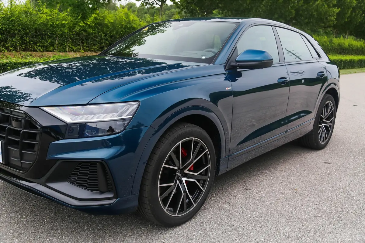 奥迪Q855 TFSI quattro 尊享动感型外观