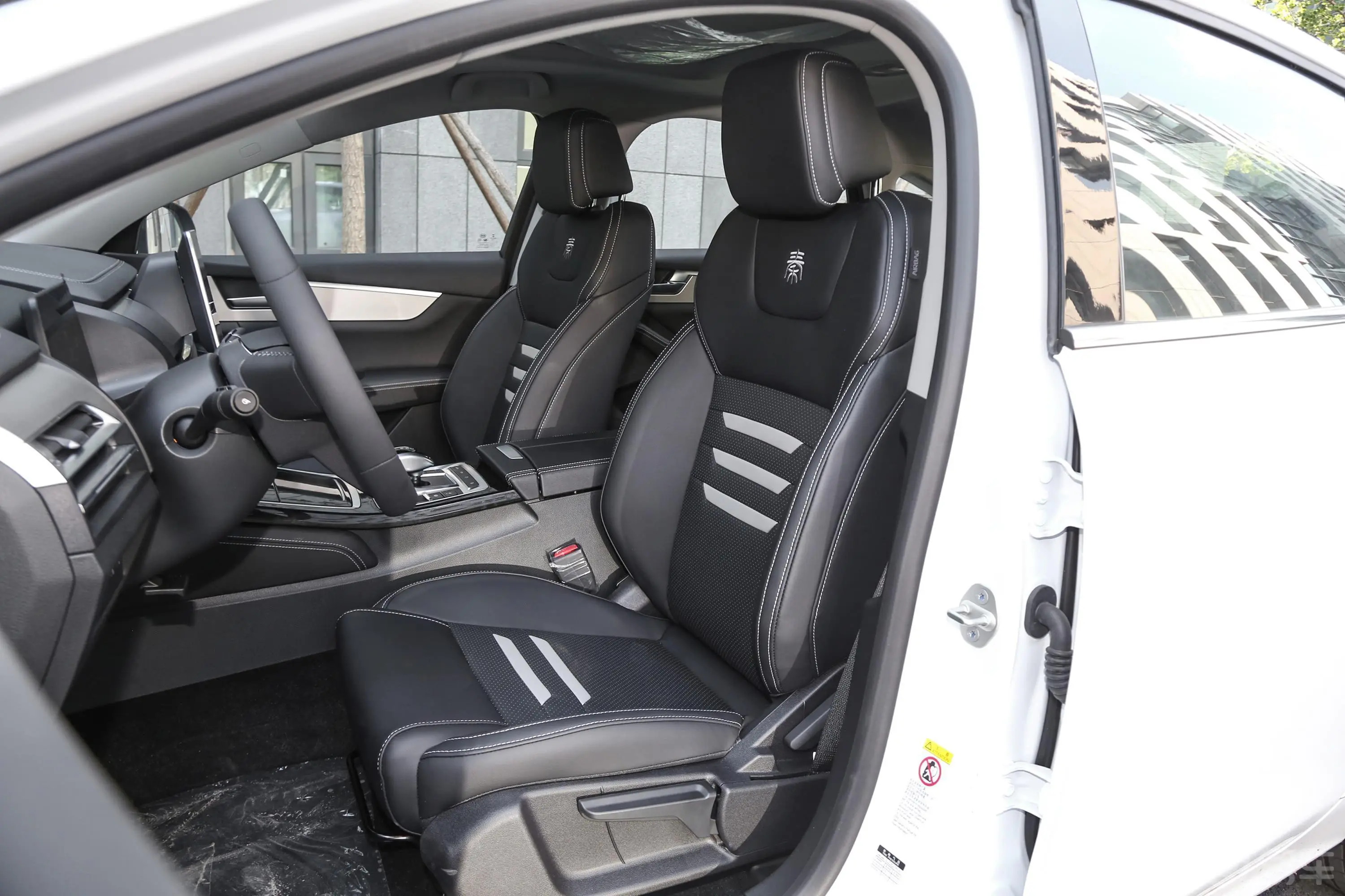 秦Pro新能源EV 超能版 标准版 智联领尚型驾驶员座椅
