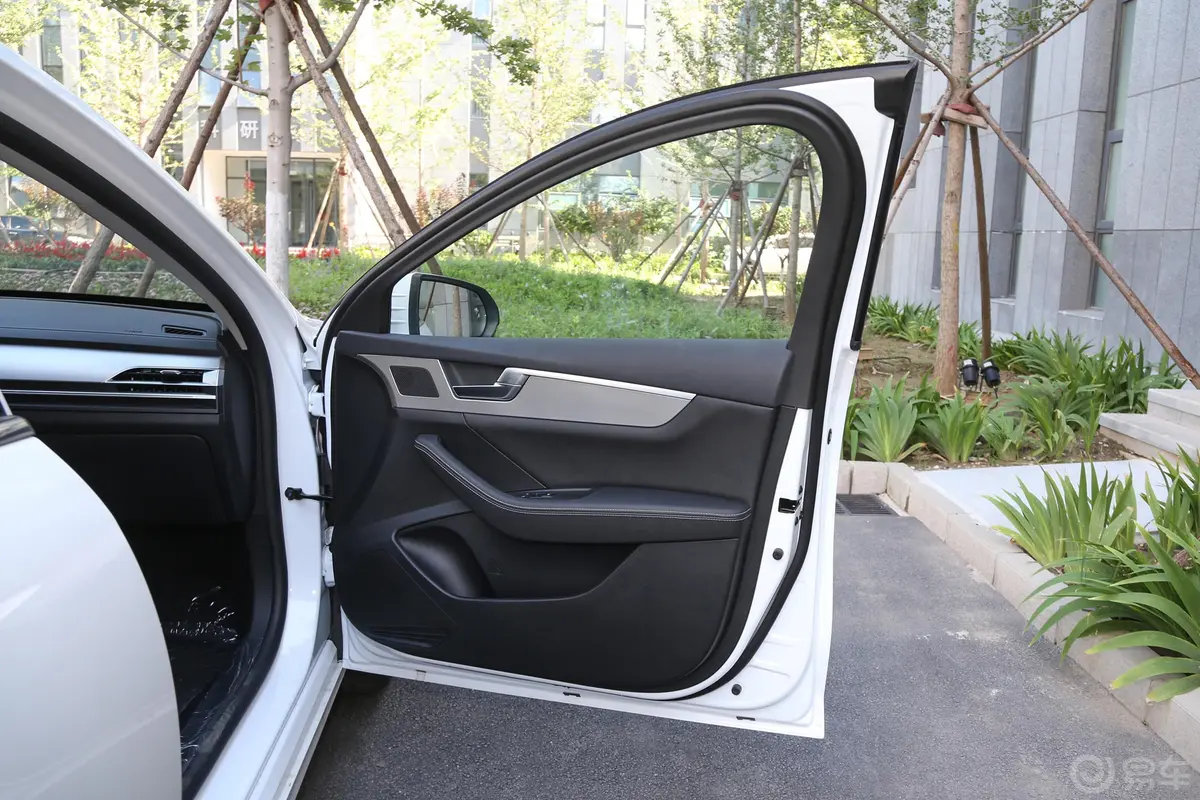 秦Pro新能源EV 超能版 标准版 智联领尚型副驾驶员车门