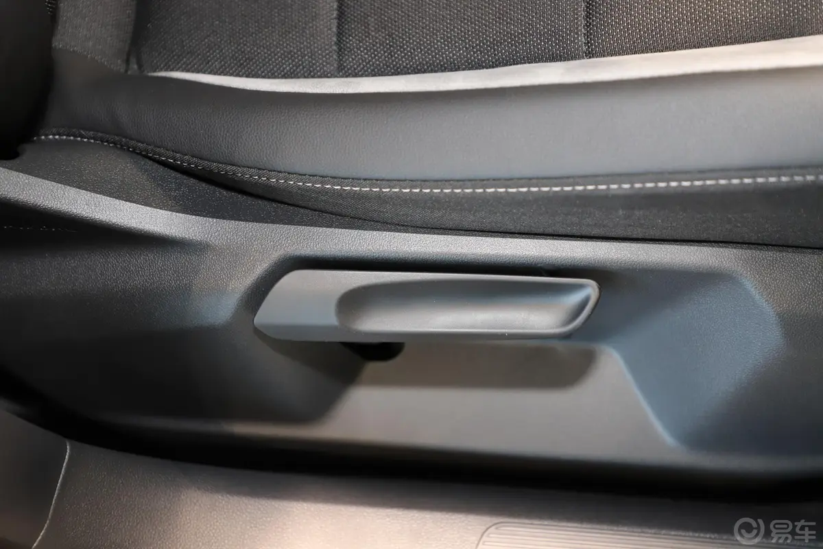 探歌230TSI 双离合 两驱 进取型 国VI内饰