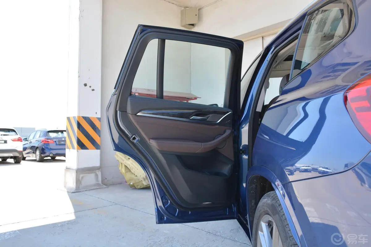 宝马X3xDrive 30i 领先版 M运动套装驾驶员侧后车门