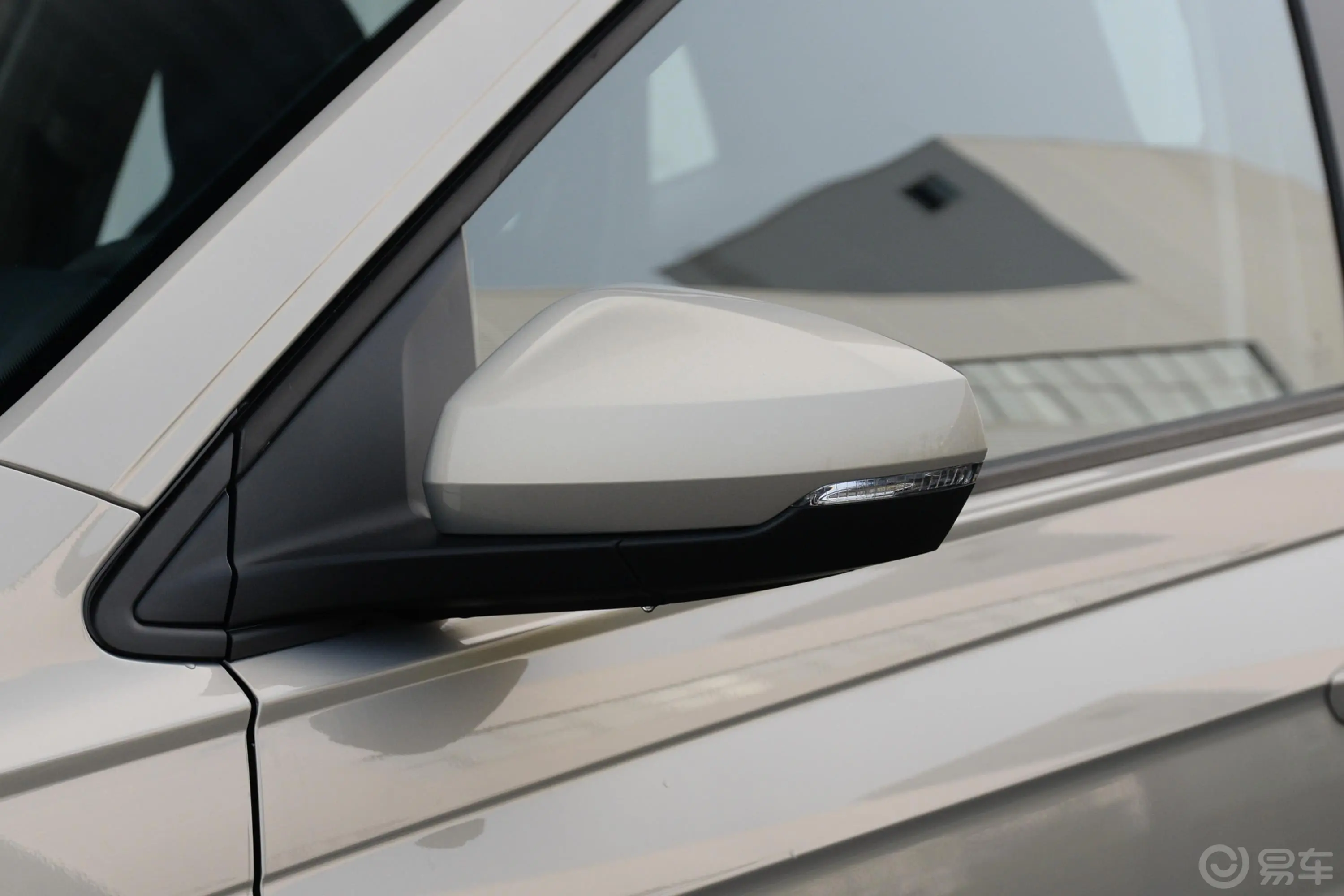 PoloPlus 1.5L 手自一体 全景乐享版主驾驶后视镜背面
