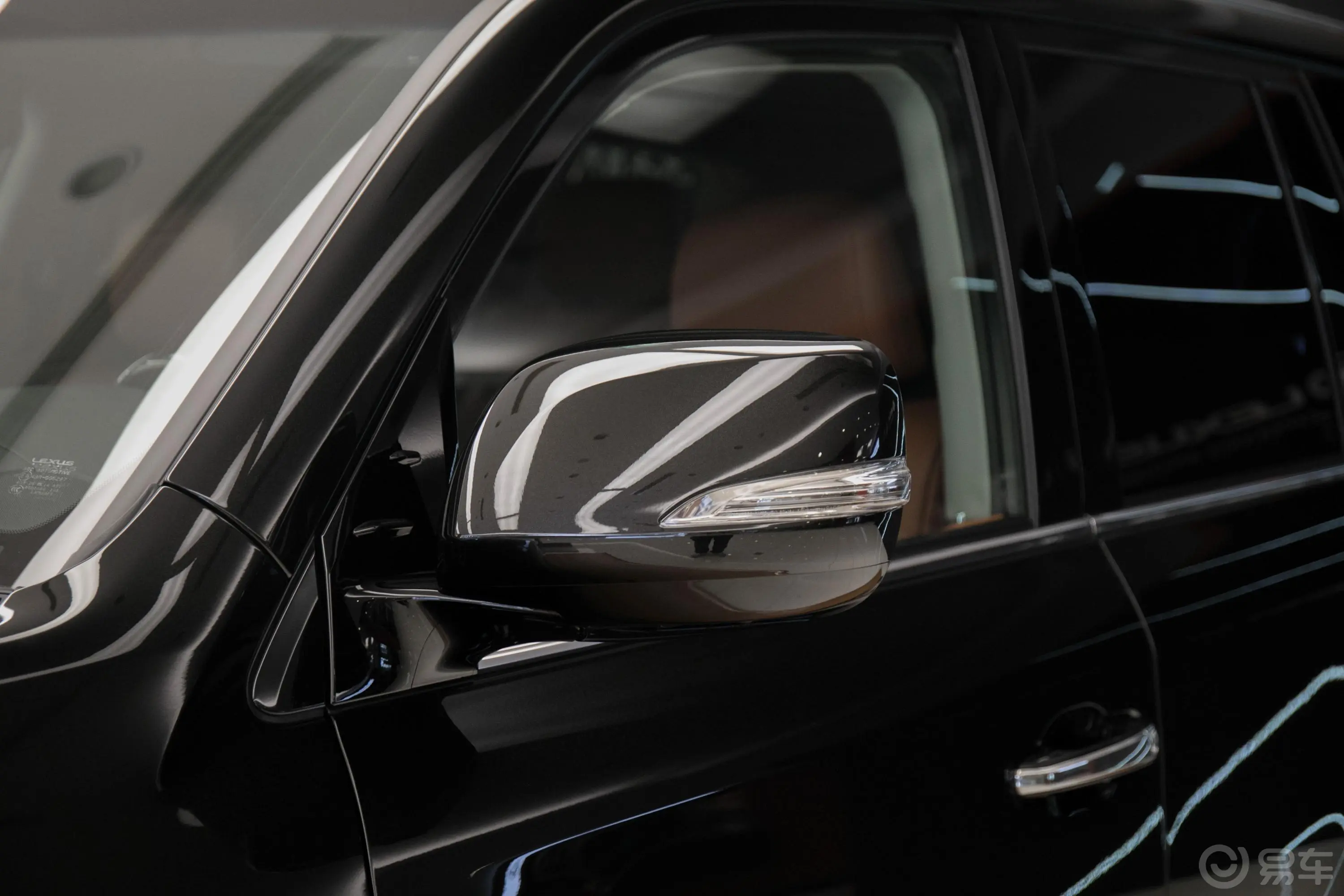 雷克萨斯LX570 尊贵豪华版主驾驶后视镜背面