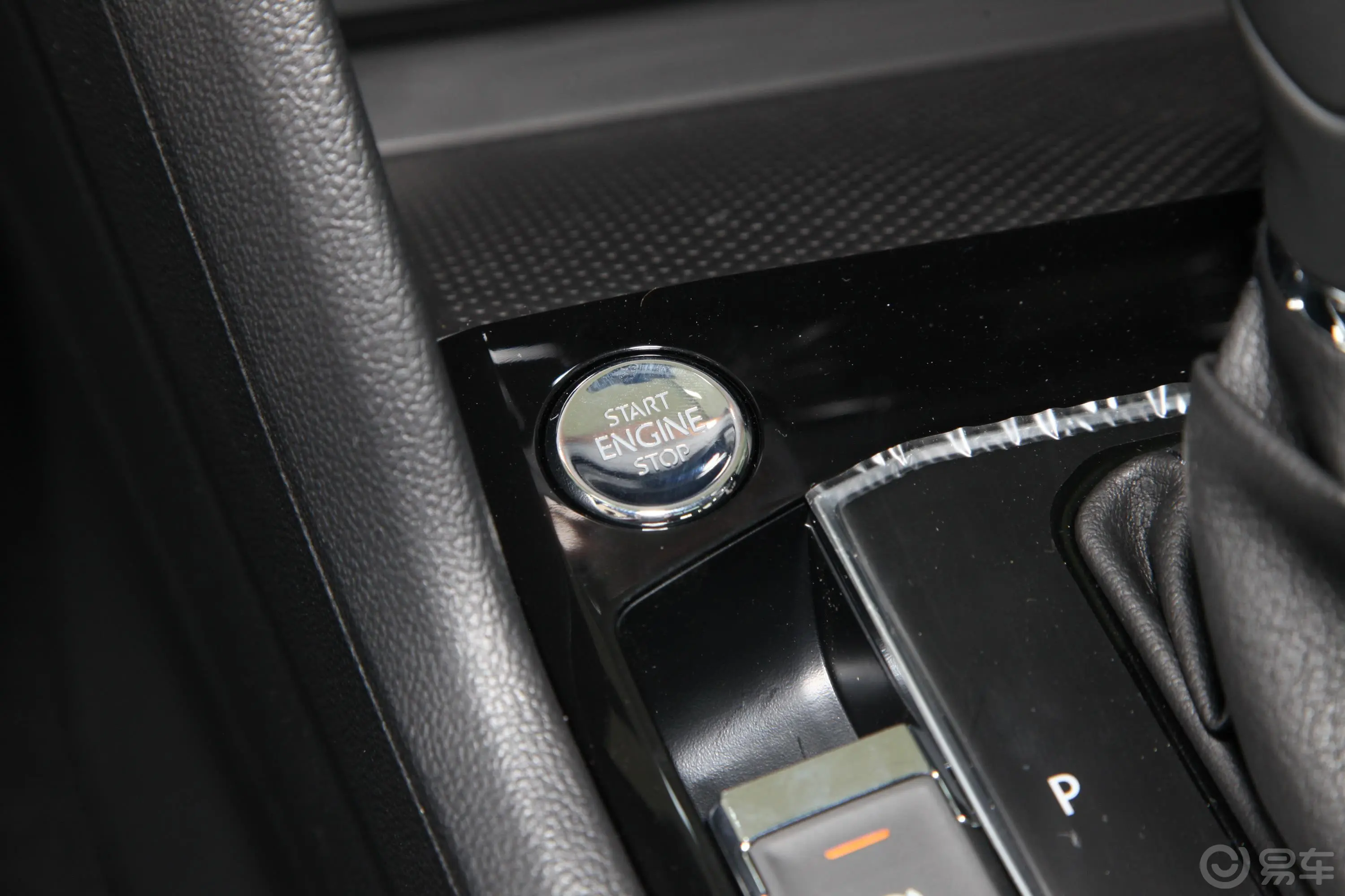 途岳280TSI 双离合 两驱 舒适版 国VI钥匙孔或一键启动按键
