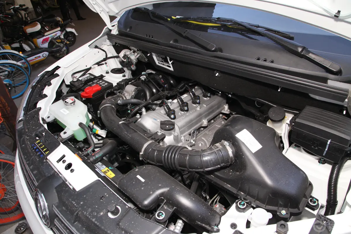 风光3301.5L 实用型II 7座外观