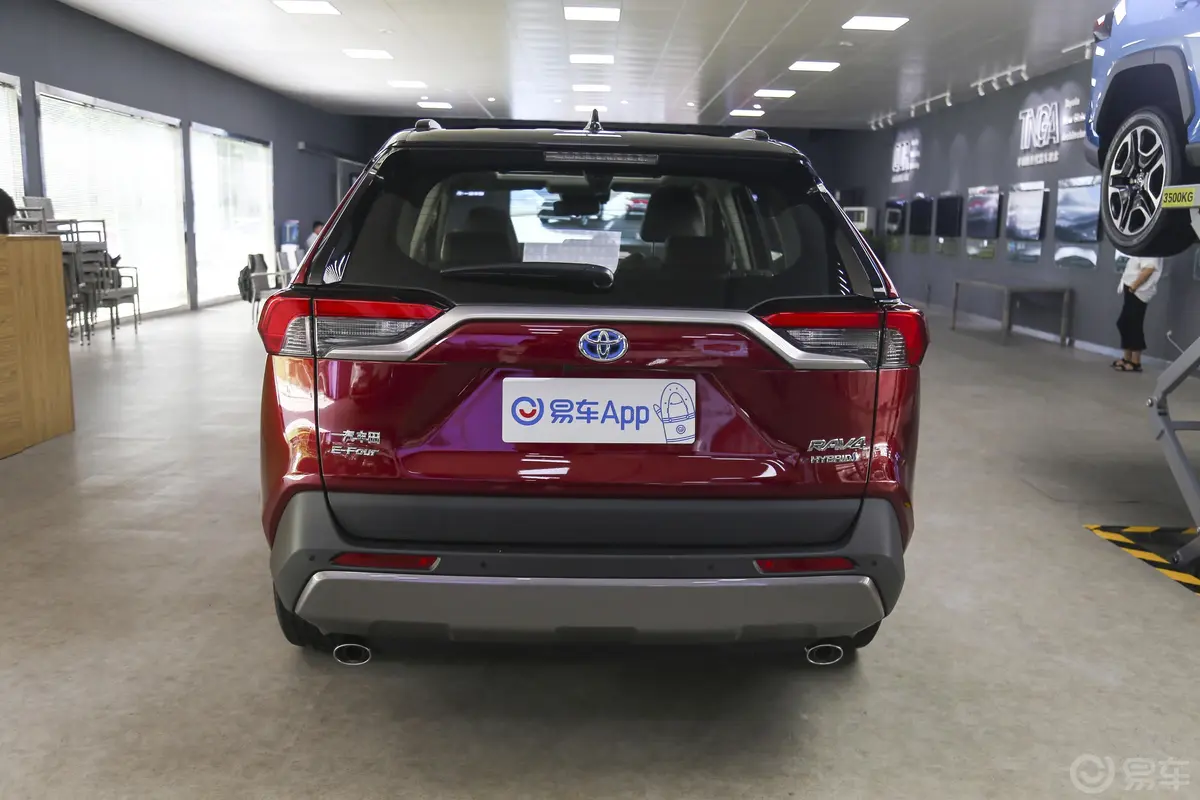 RAV4荣放双擎 2.5L E-CVT 四驱 旗舰版正后水平