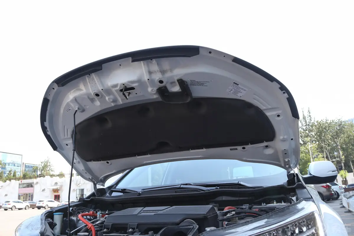 本田CR-V混动 2.0L 四驱 净享版 国VI发动机舱盖内侧
