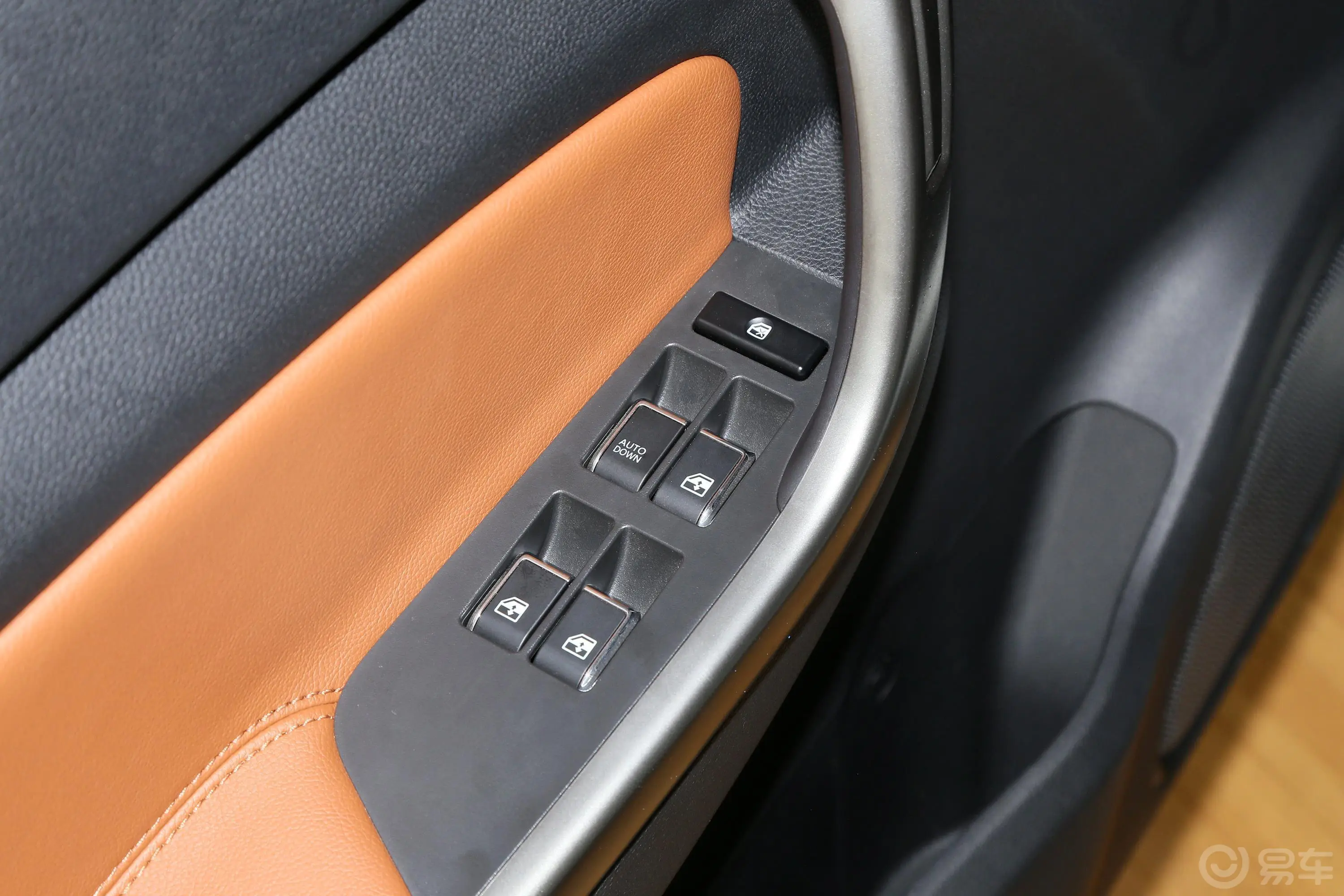 长安欧尚CX70CX70T 1.5T 手动 尊擎版车窗调节整体