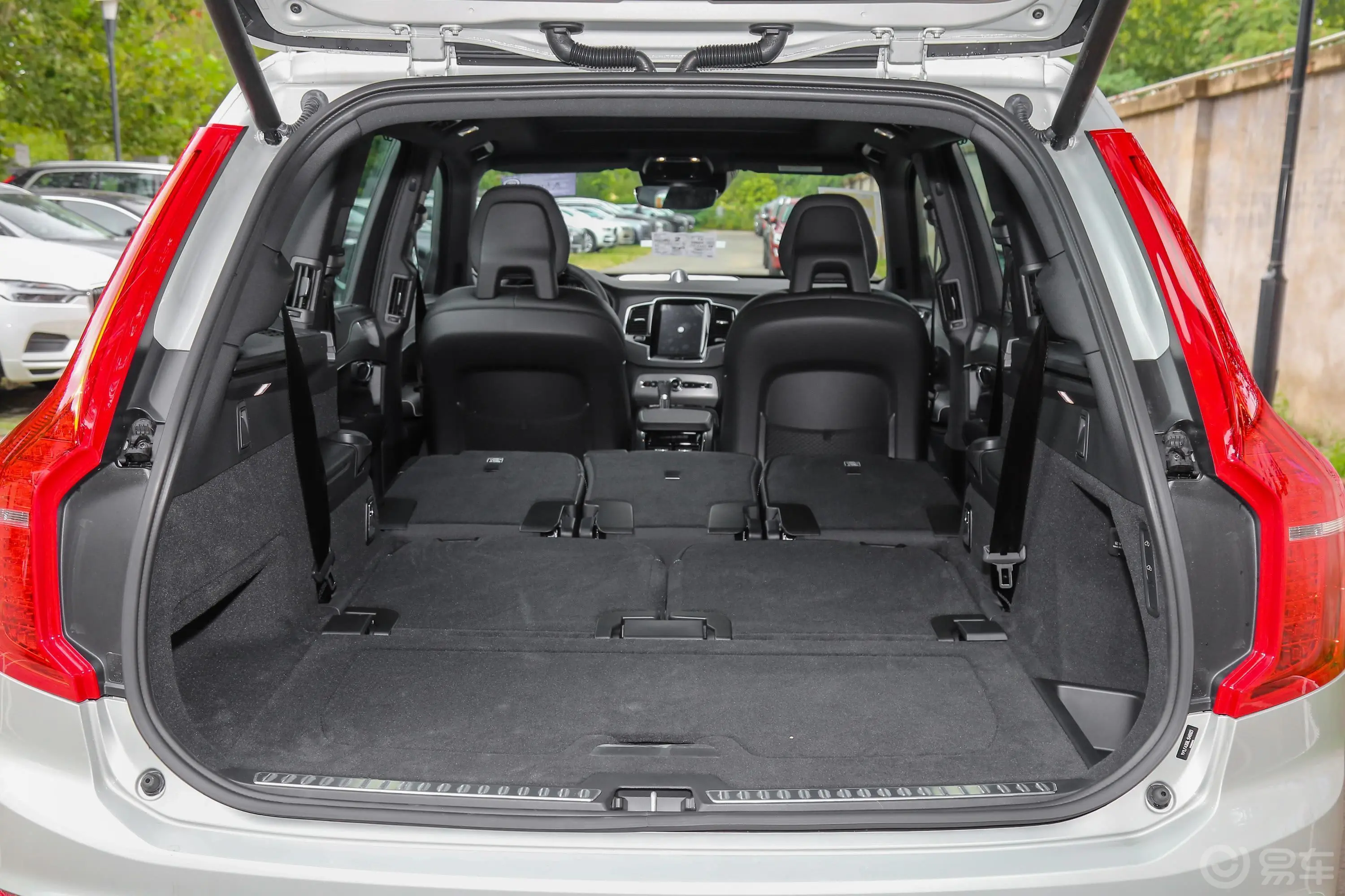 沃尔沃XC90T6 智雅运动版 7座两排全部放倒