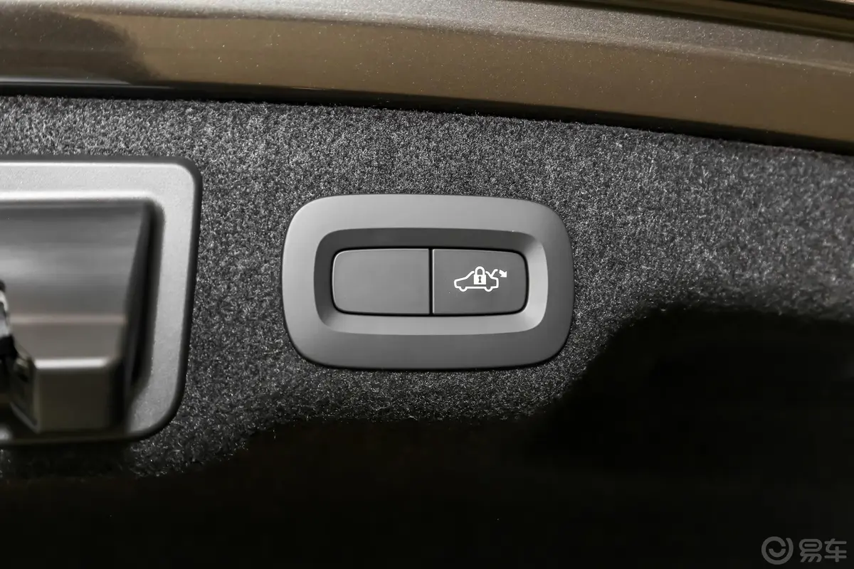 沃尔沃S90 RECHARGET8 智雅豪华版电动尾门按键（手动扶手）