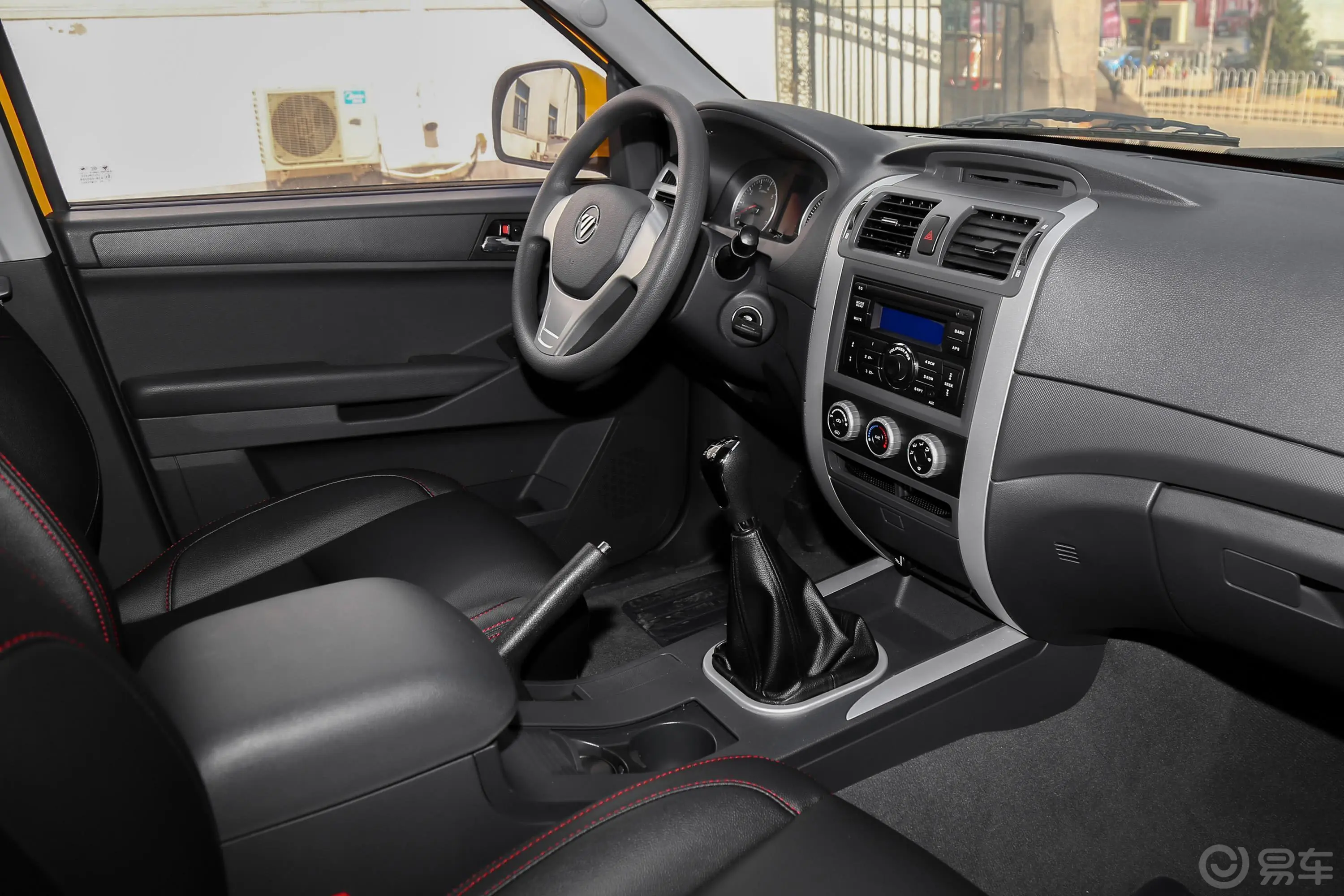 拓陆者E32.4L 手动 两驱 标箱 舒适版 汽油内饰全景副驾驶员方向