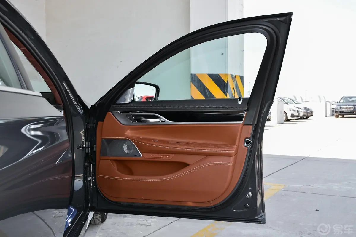 宝马7系740Li xDrive 行政型 豪华套装副驾驶员车门