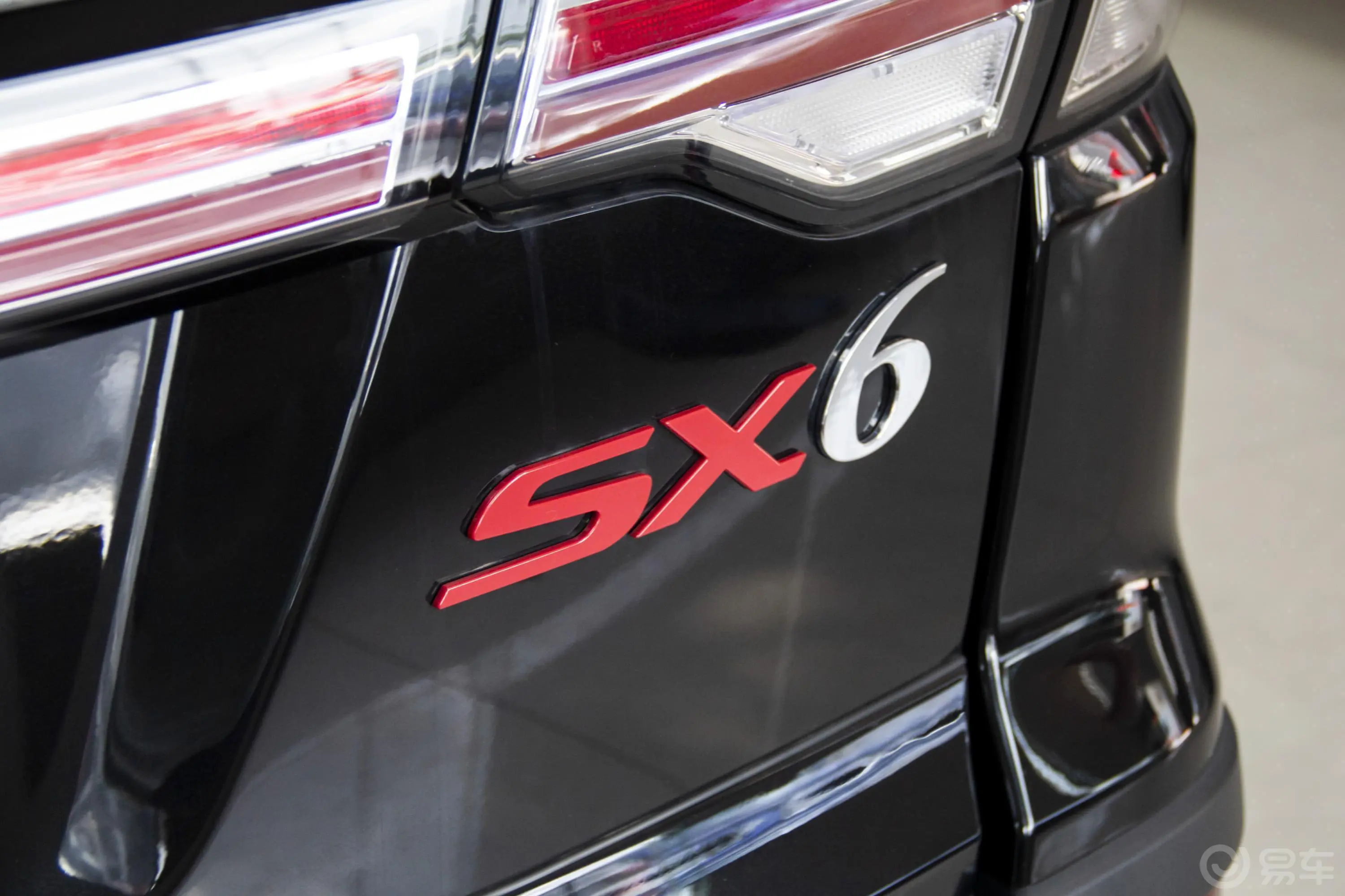 风行SX6改款 1.6L 手动 舒适版 国V外观