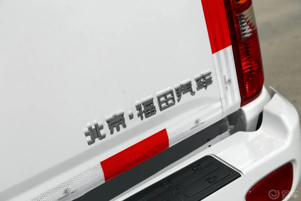 拓陆者E32.4L 手动 两驱 长箱 舒适版 汽油外观