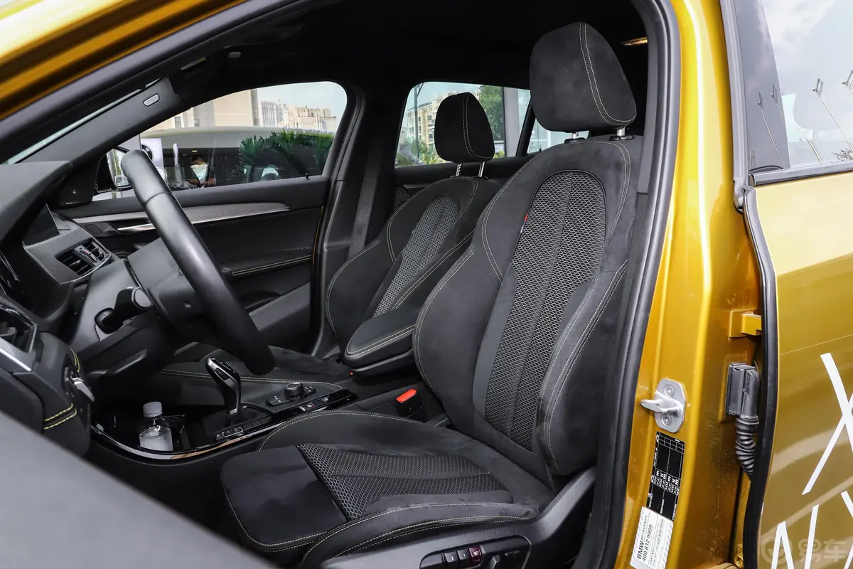 宝马X2(进口)sDrive25i 尊享版 M越野套装 国VI驾驶员座椅