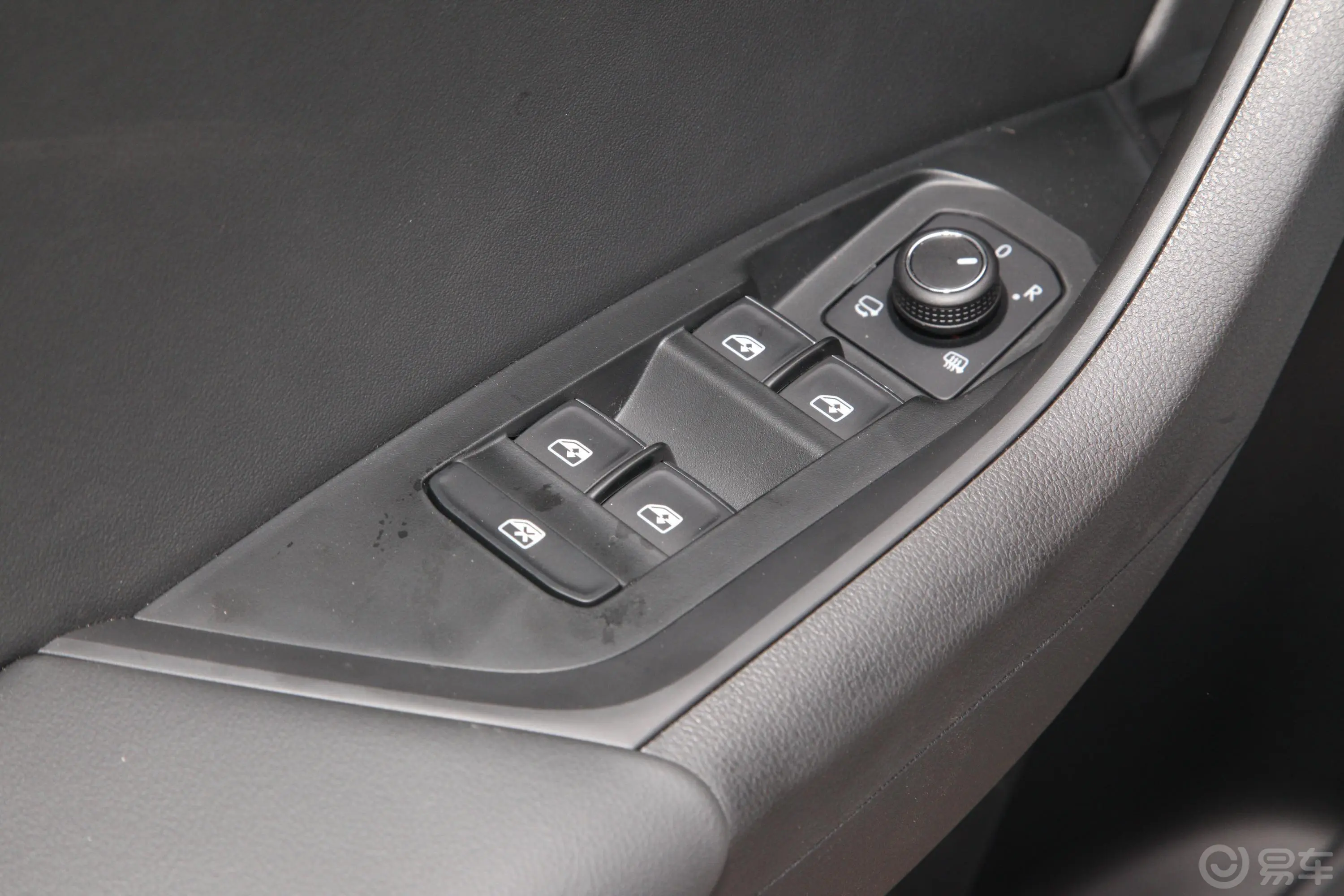 柯迪亚克GTTSI330 双离合 两驱 舒适版 国VI车窗调节整体
