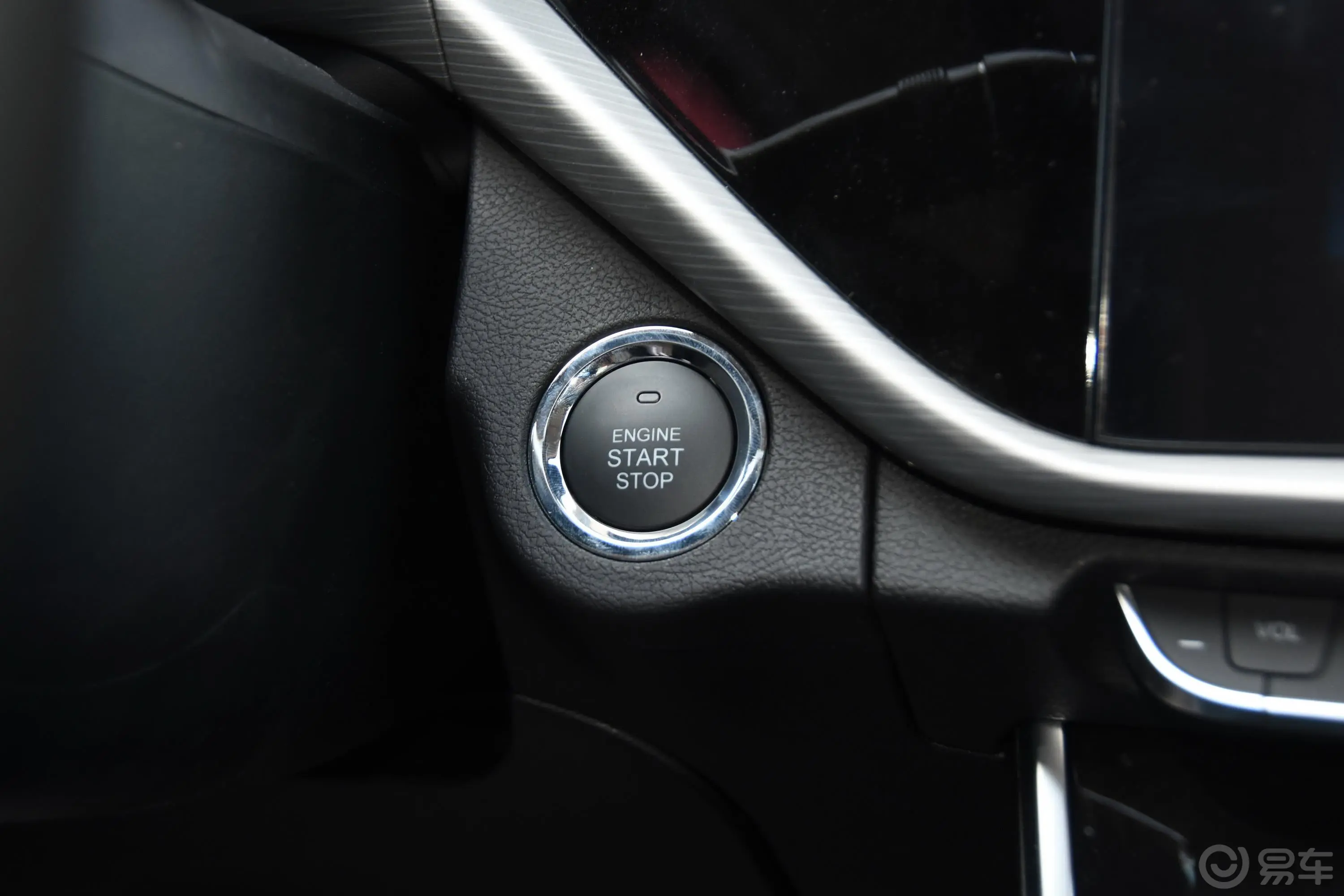 艾瑞泽GX冠军版 1.5L CVT 精英型 国Ⅵ钥匙孔或一键启动按键