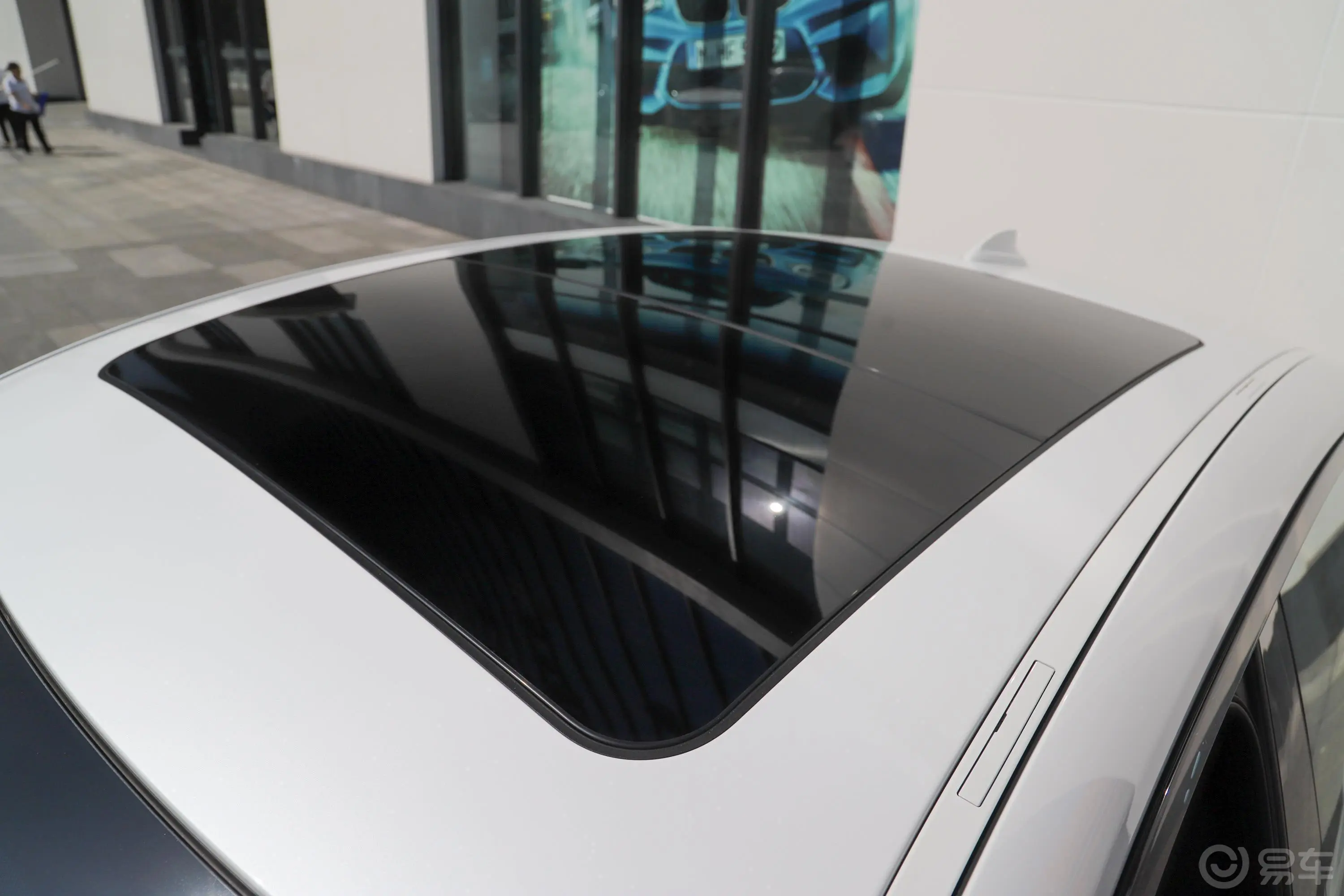宝马3系GT330i xDrive M运动曜夜版天窗