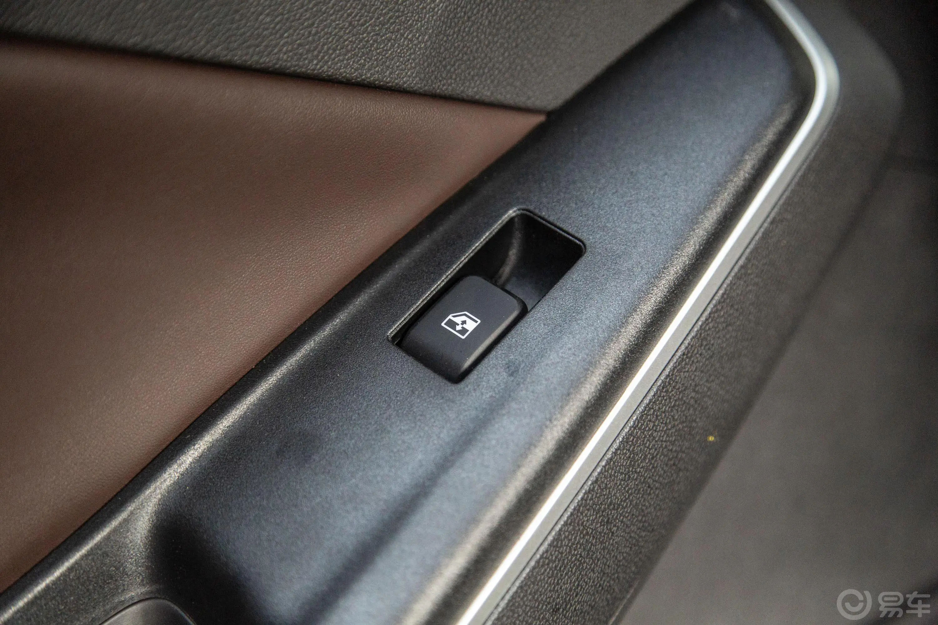 长安CS151.5L 手动 舒适版 国Ⅵ后车窗调节