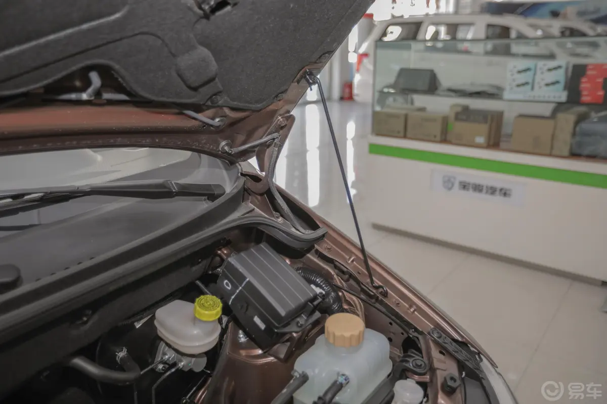 五菱宏光S经典版 1.5L 手动 基本型 国V外观