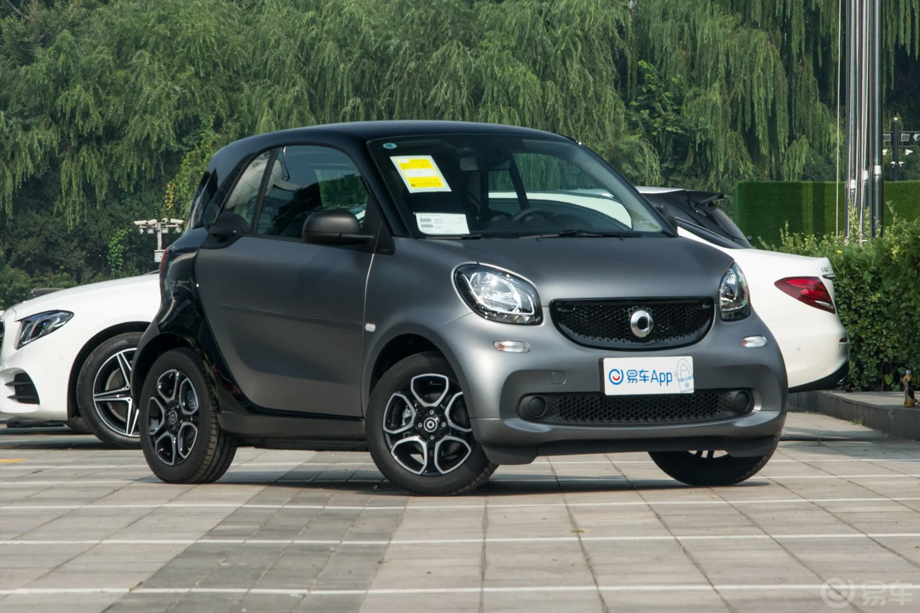 smart fortwo0.9T 66千瓦硬顶动擎版 国VI外观