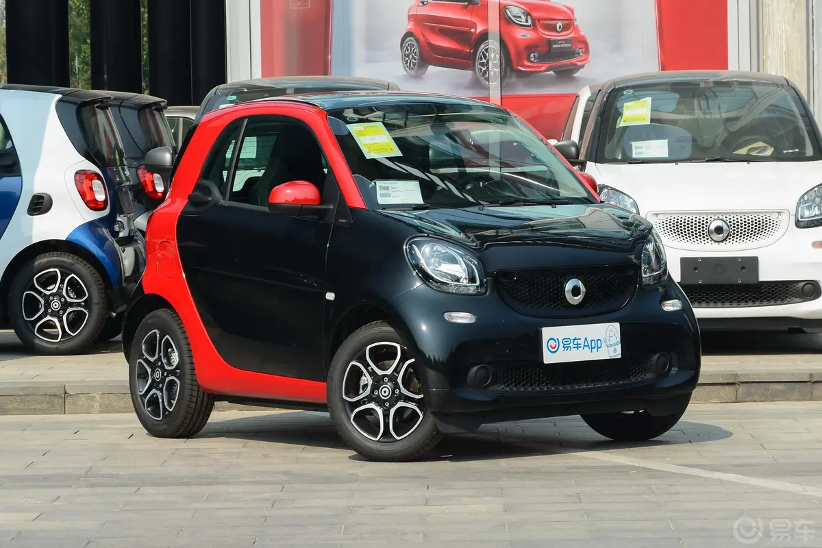 smart fortwo0.9T 66千瓦硬顶动擎版 国VI外观