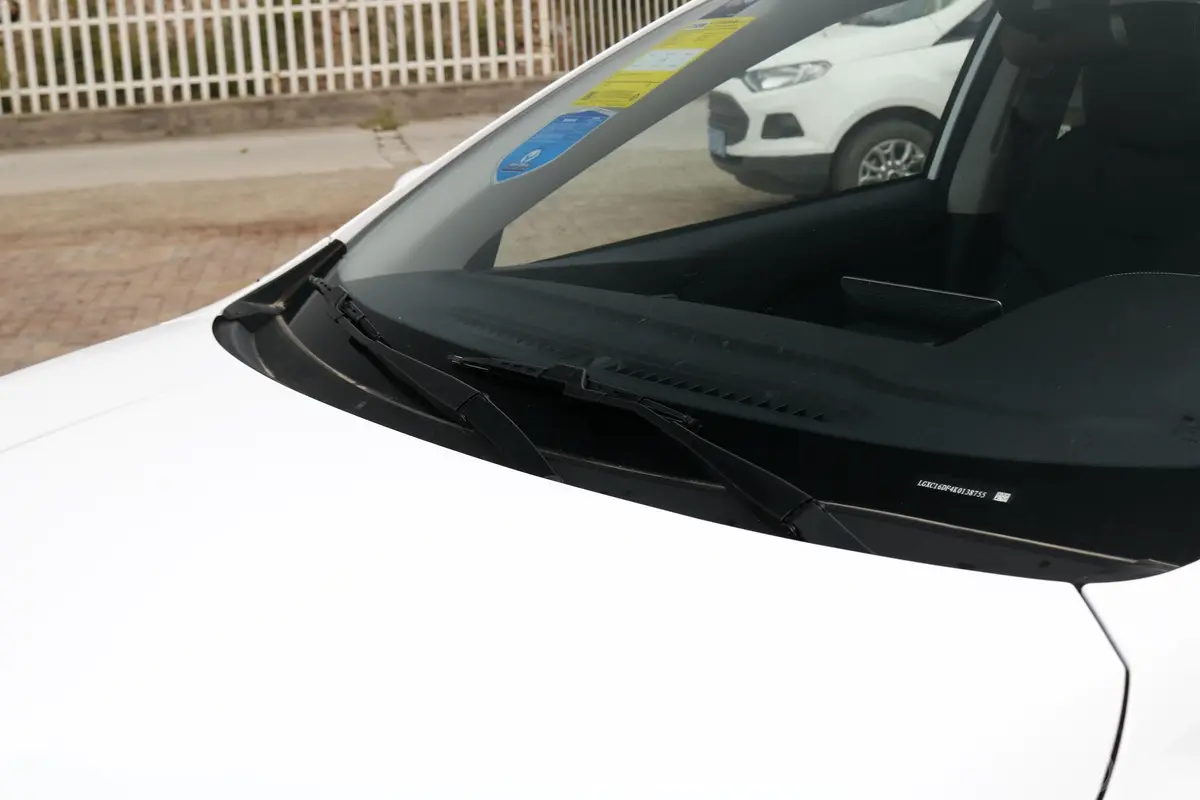 秦1.5L 手动 豪华型雨刷器