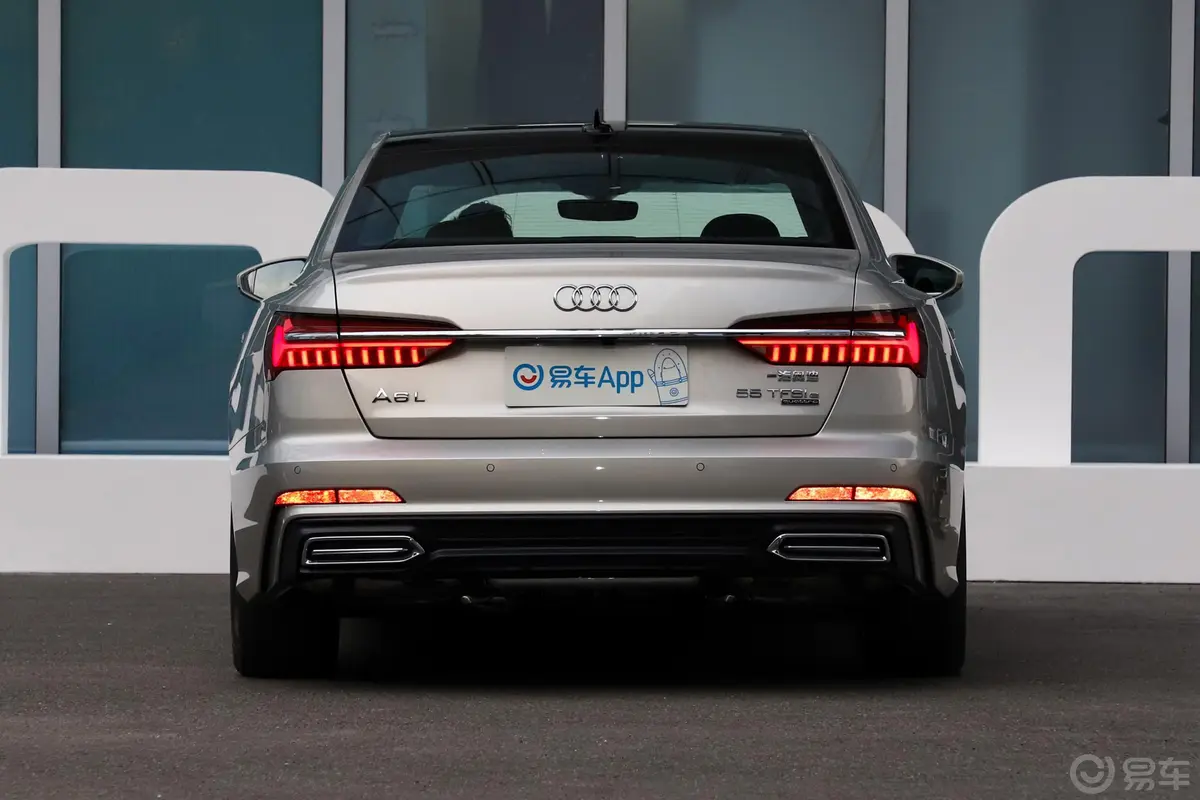 奥迪A6L 插电混动55 TFSI e quattro外观