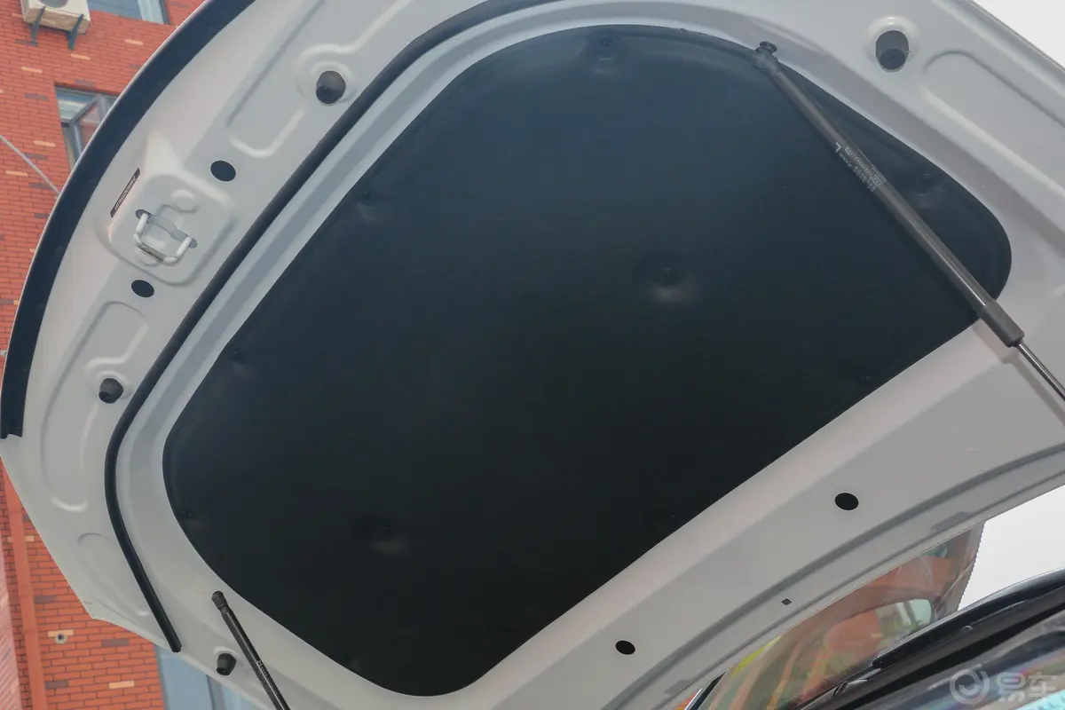 星越改款 350T 手自一体 两驱 探星者发动机舱盖内侧
