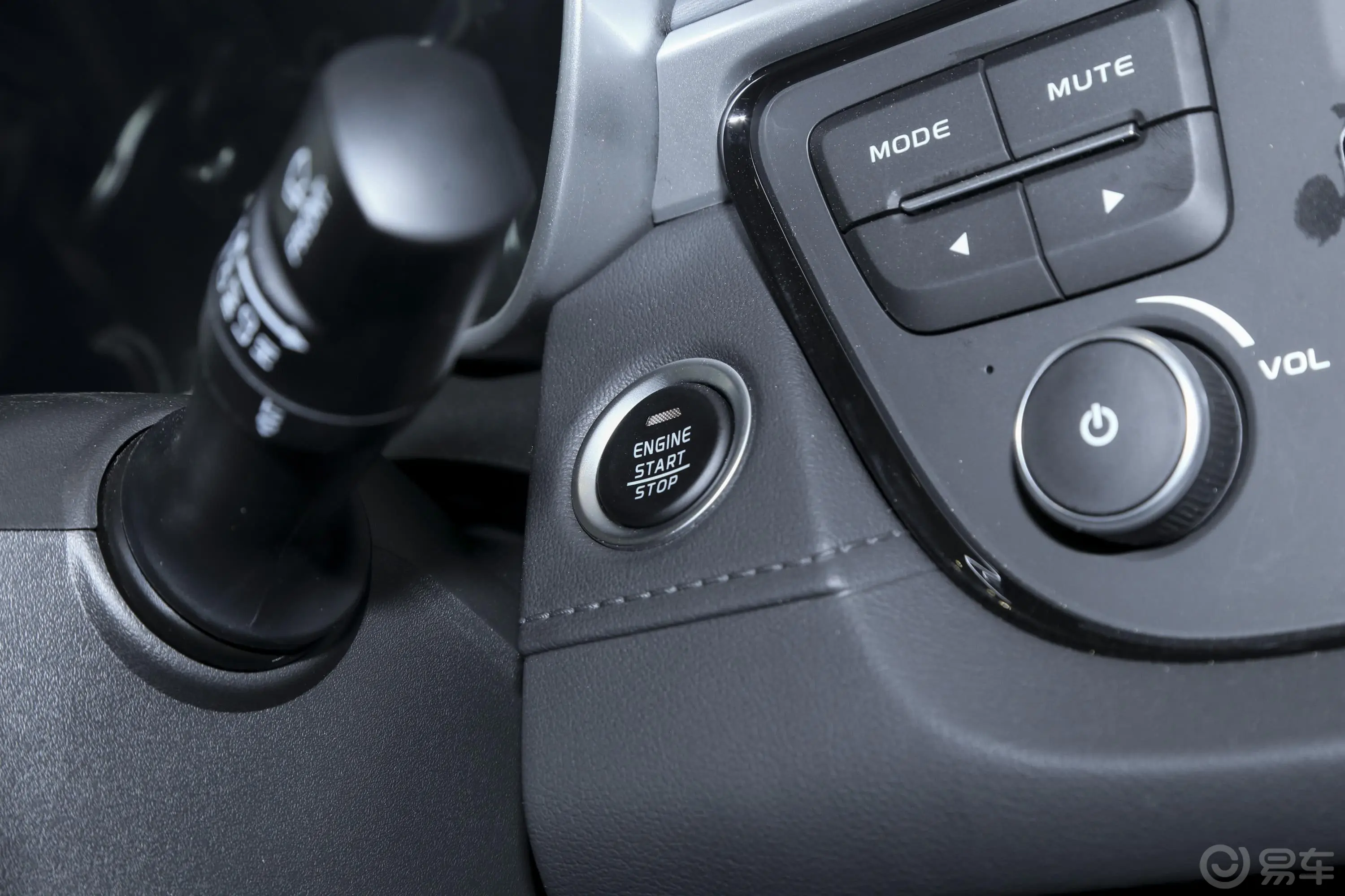 帝豪EVEV500 进取型标准续航版钥匙孔或一键启动按键