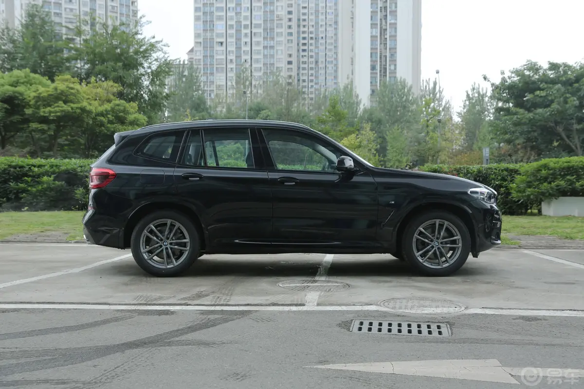 宝马X3xDrive 28i M运动套装外观