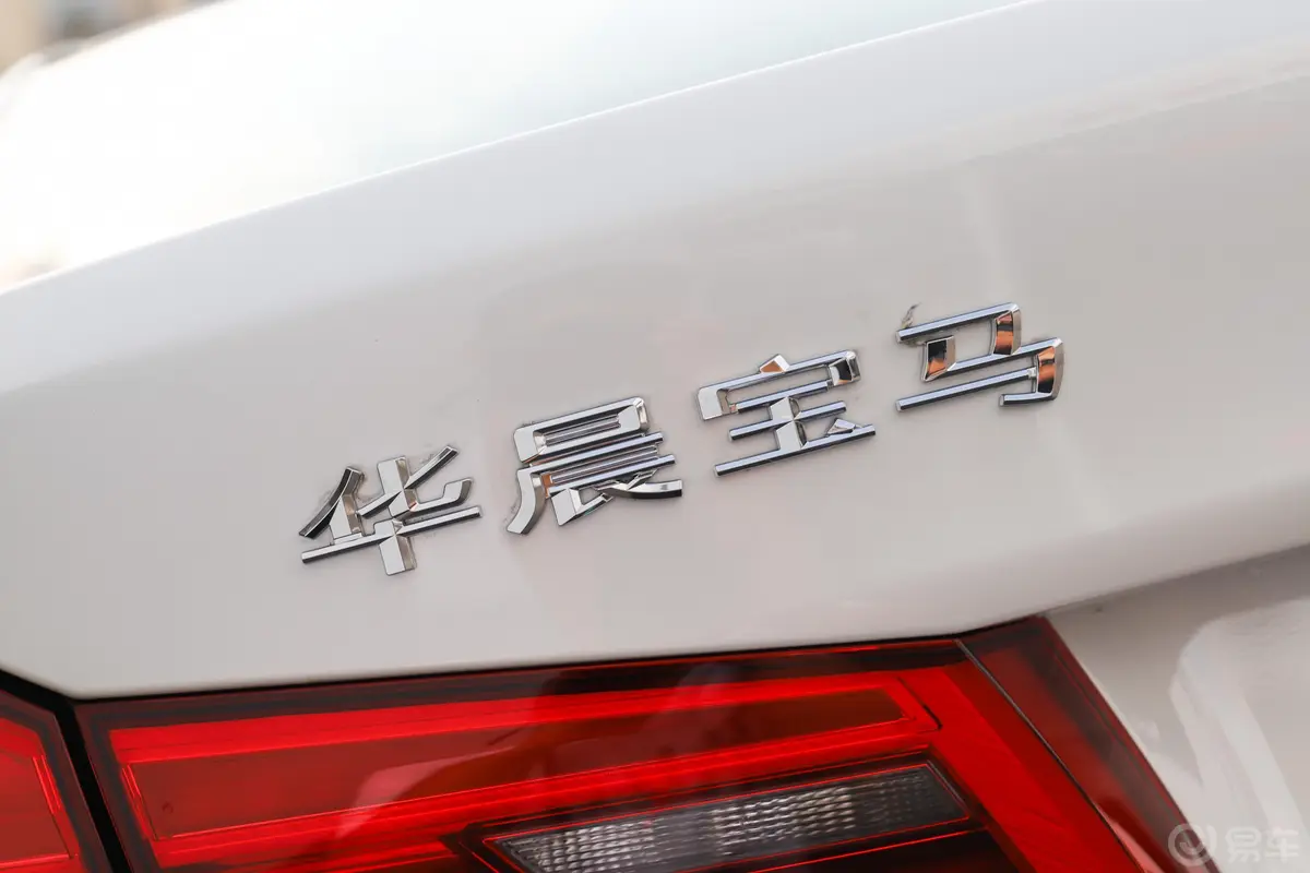 宝马5系改款 530Li xDrive 豪华套装外观