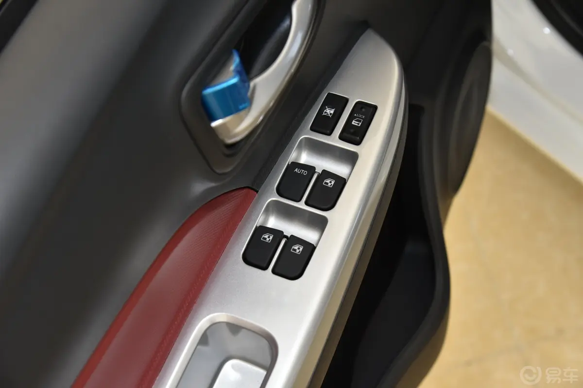 奔奔EV改款 EV360 豪华版车窗调节整体