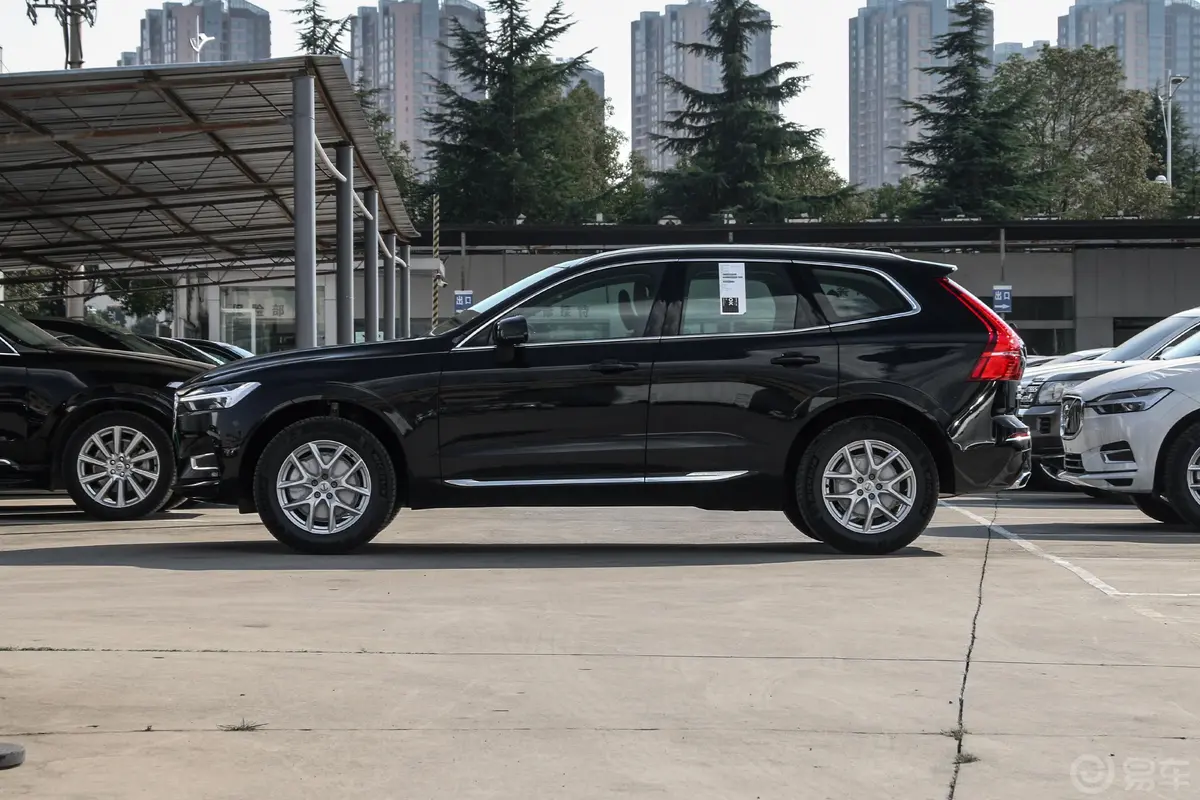 沃尔沃XC60T5 四驱 智逸豪华版外观